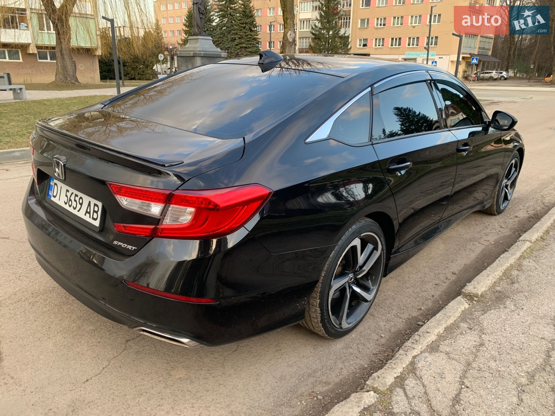 Honda Accord 2019 VIN 1HGCV1F38KA104496 фото оголошення 20 з 101