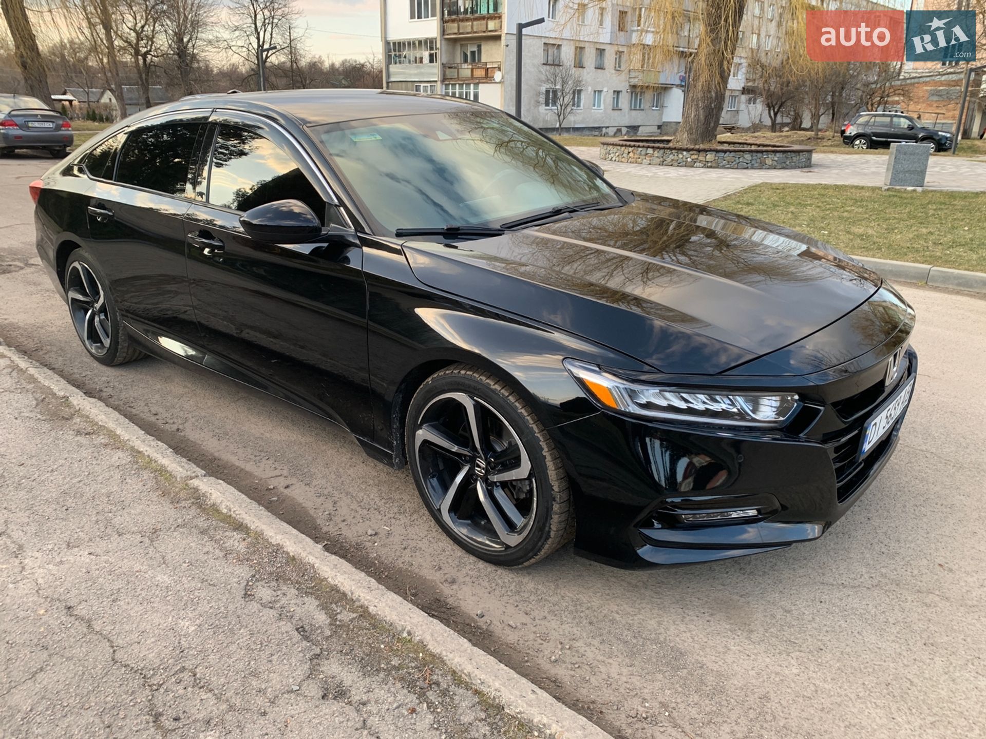 Honda Accord 2019 VIN 1HGCV1F38KA104496 фото оголошення 21 з 101