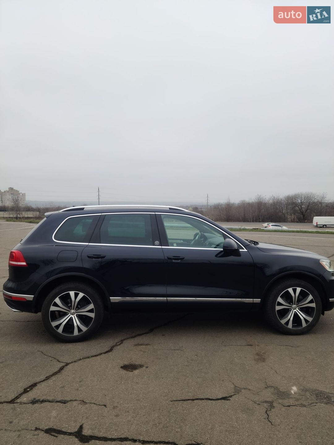 Volkswagen Touareg 2016 VIN WVGRF7BPXHD003920 фото оголошення 3 з 15