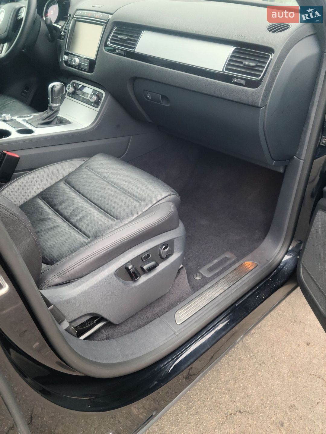 Volkswagen Touareg 2016 VIN WVGRF7BPXHD003920 фото оголошення 10 з 15