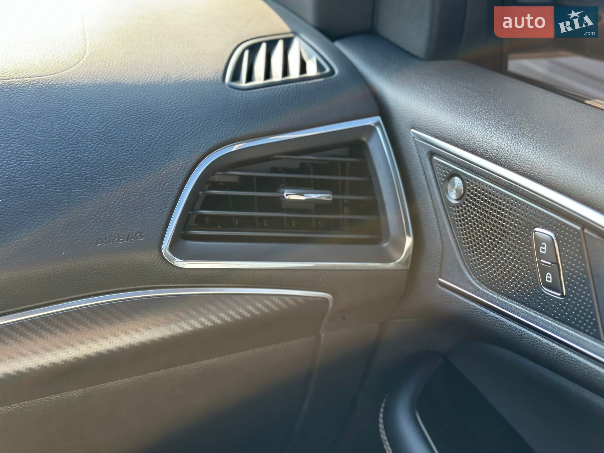 Ford Edge 2020 VIN 2FMPK4AP6LBA95755 фото оголошення 34 з 51