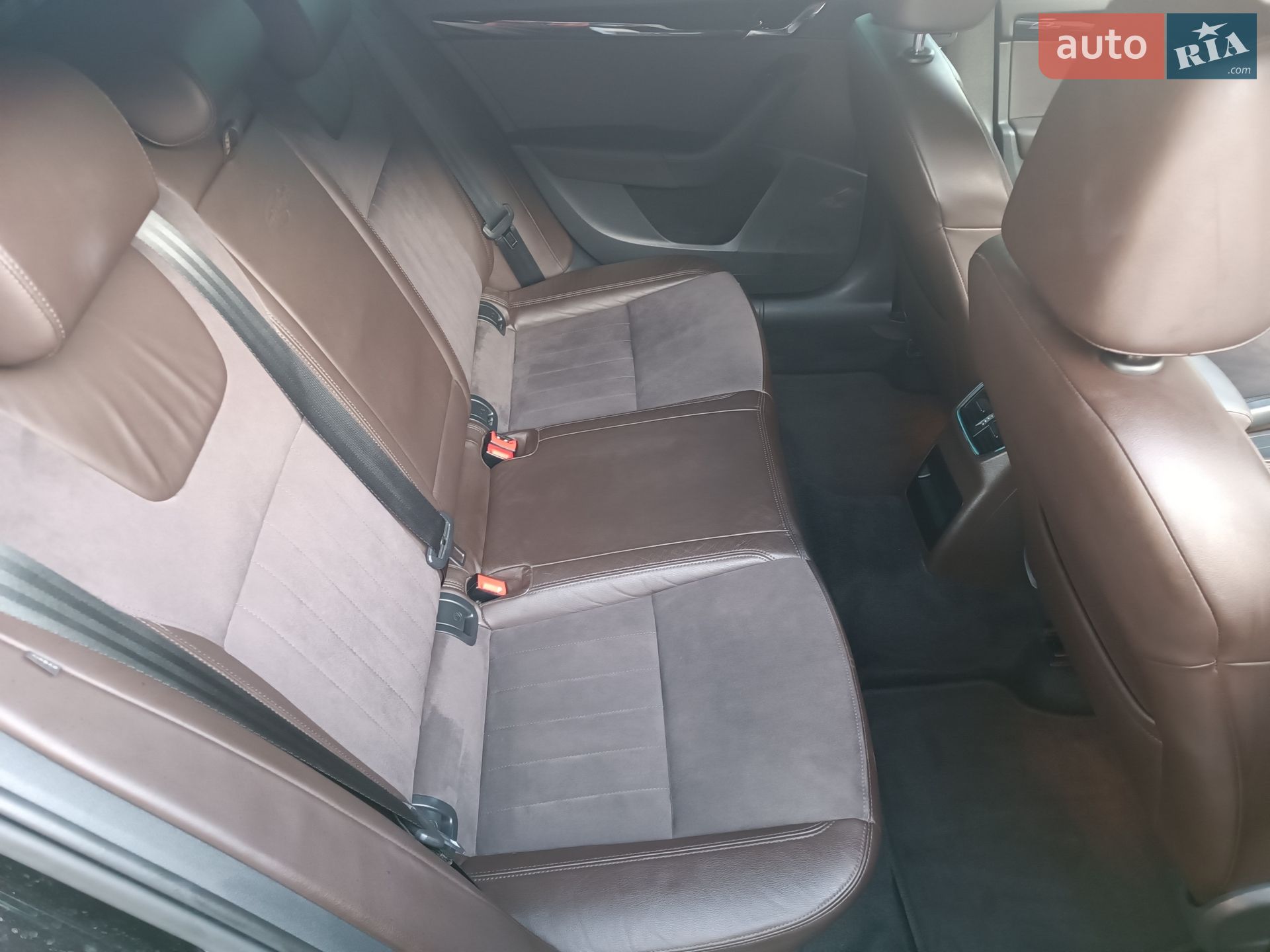 Skoda Octavia 2016 VIN TMBLK9NE9H0053985 фото оголошення 13 з 65