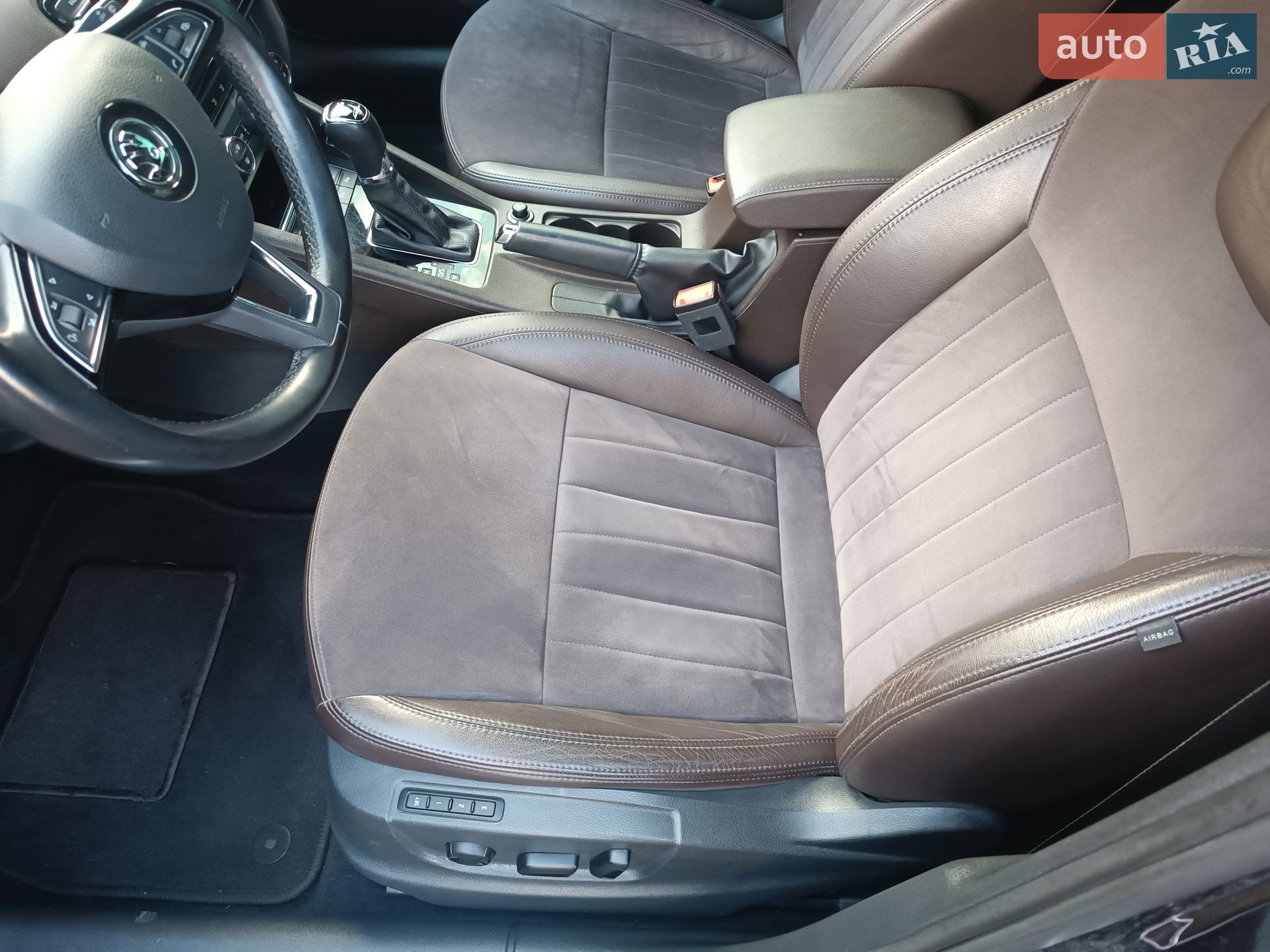 Skoda Octavia 2016 VIN TMBLK9NE9H0053985 фото оголошення 34 з 65