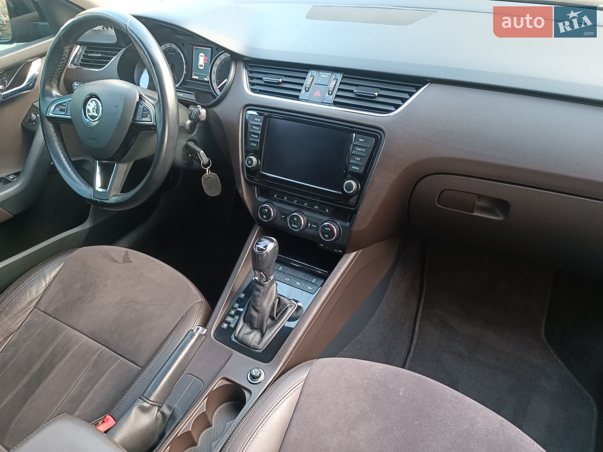 Skoda Octavia 2016 VIN TMBLK9NE9H0053985 фото оголошення 16 з 65