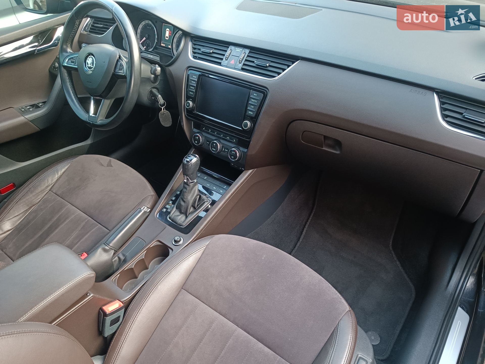 Skoda Octavia 2016 VIN TMBLK9NE9H0053985 фото оголошення 17 з 65