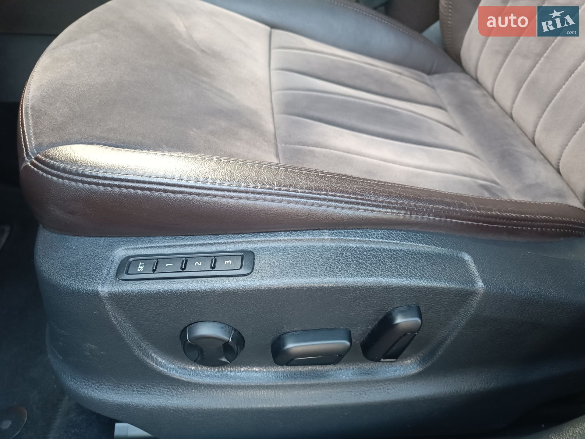 Skoda Octavia 2016 VIN TMBLK9NE9H0053985 фото оголошення 35 з 65