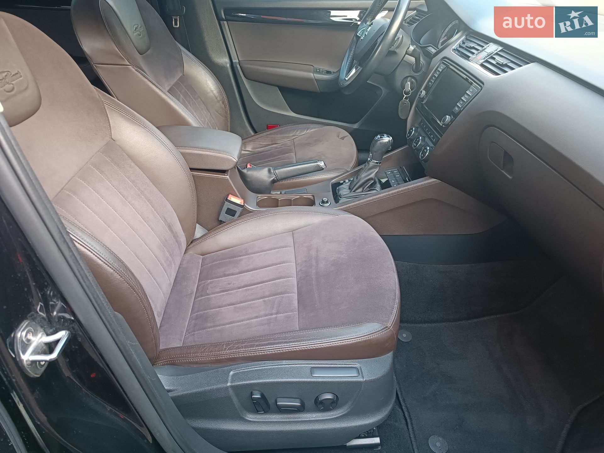 Skoda Octavia 2016 VIN TMBLK9NE9H0053985 фото оголошення 19 з 65