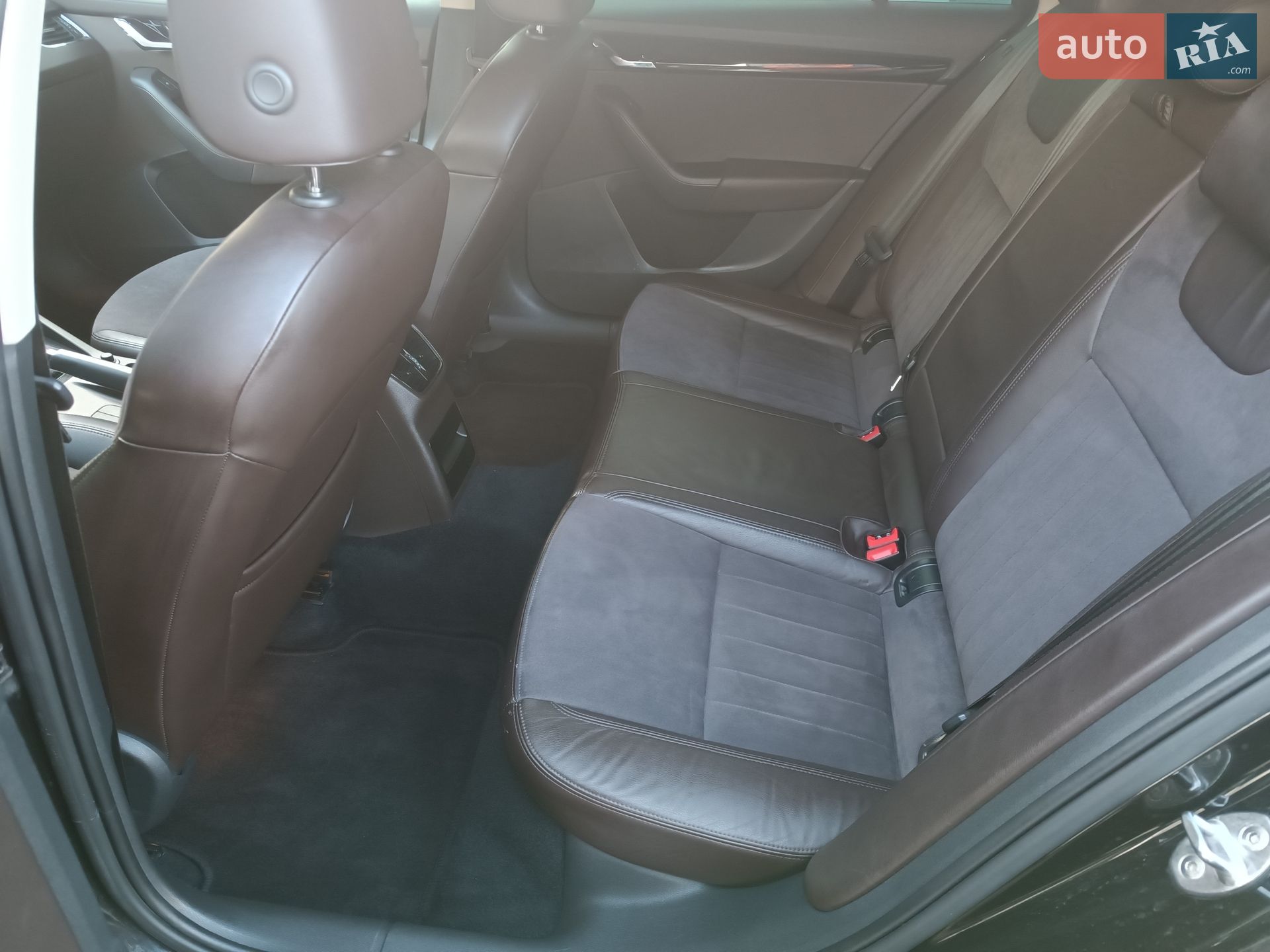 Skoda Octavia 2016 VIN TMBLK9NE9H0053985 фото оголошення 23 з 65