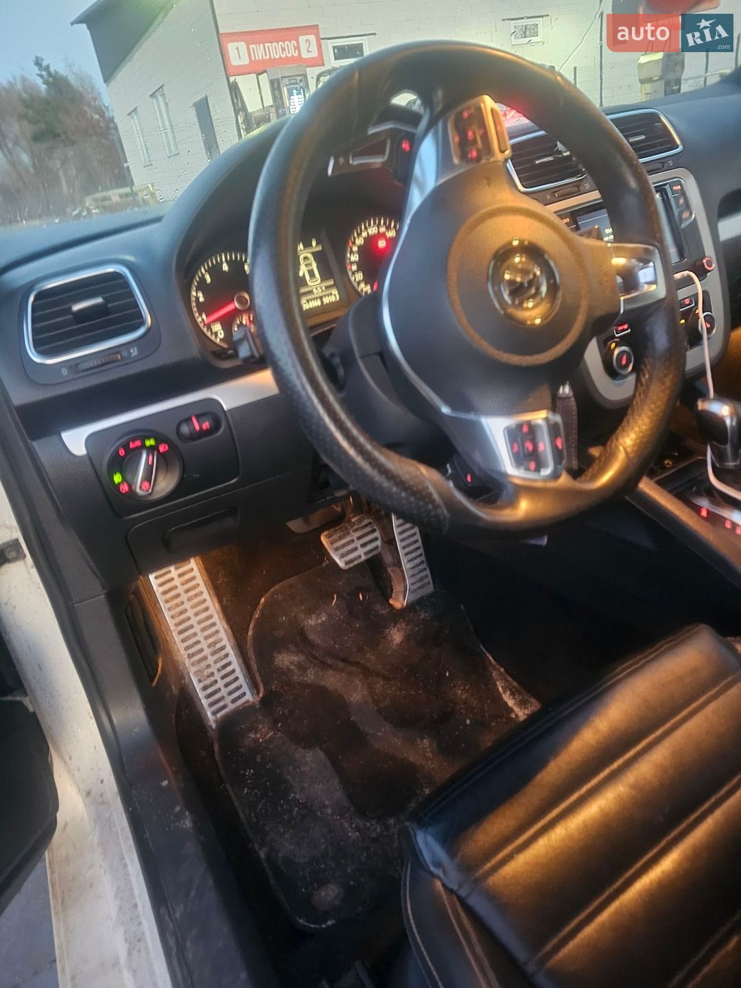 Volkswagen Scirocco 2011 VIN WVWZZZ13ZBV027410 фото оголошення 12 з 28