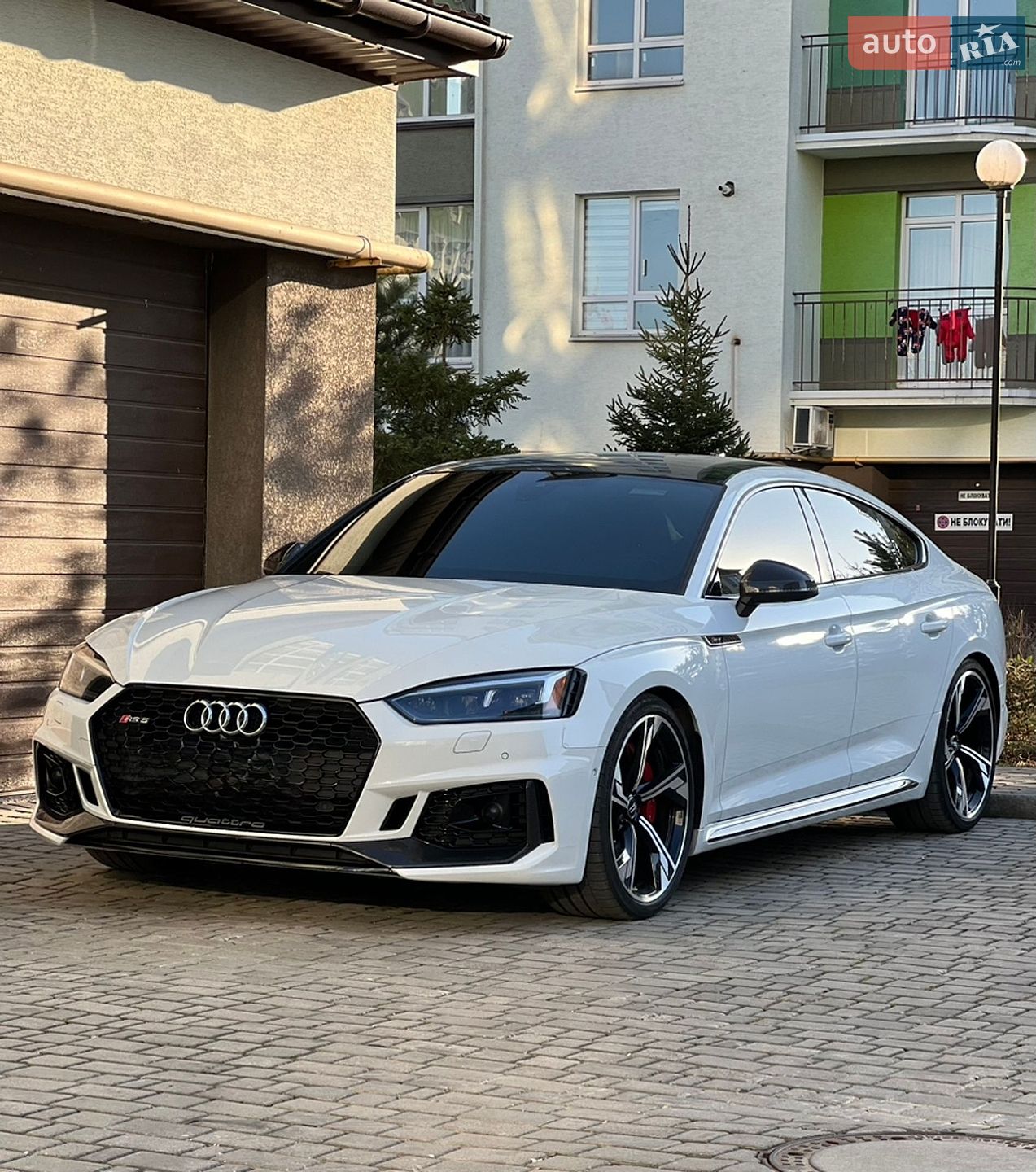 Audi RS5 2018 VIN WUABWCF54KA901075 фото оголошення 3 з 27