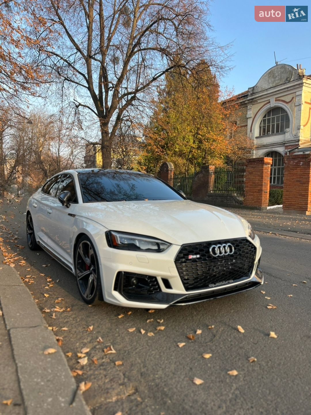 Audi RS5 2018 VIN WUABWCF54KA901075 фото оголошення 4 з 28