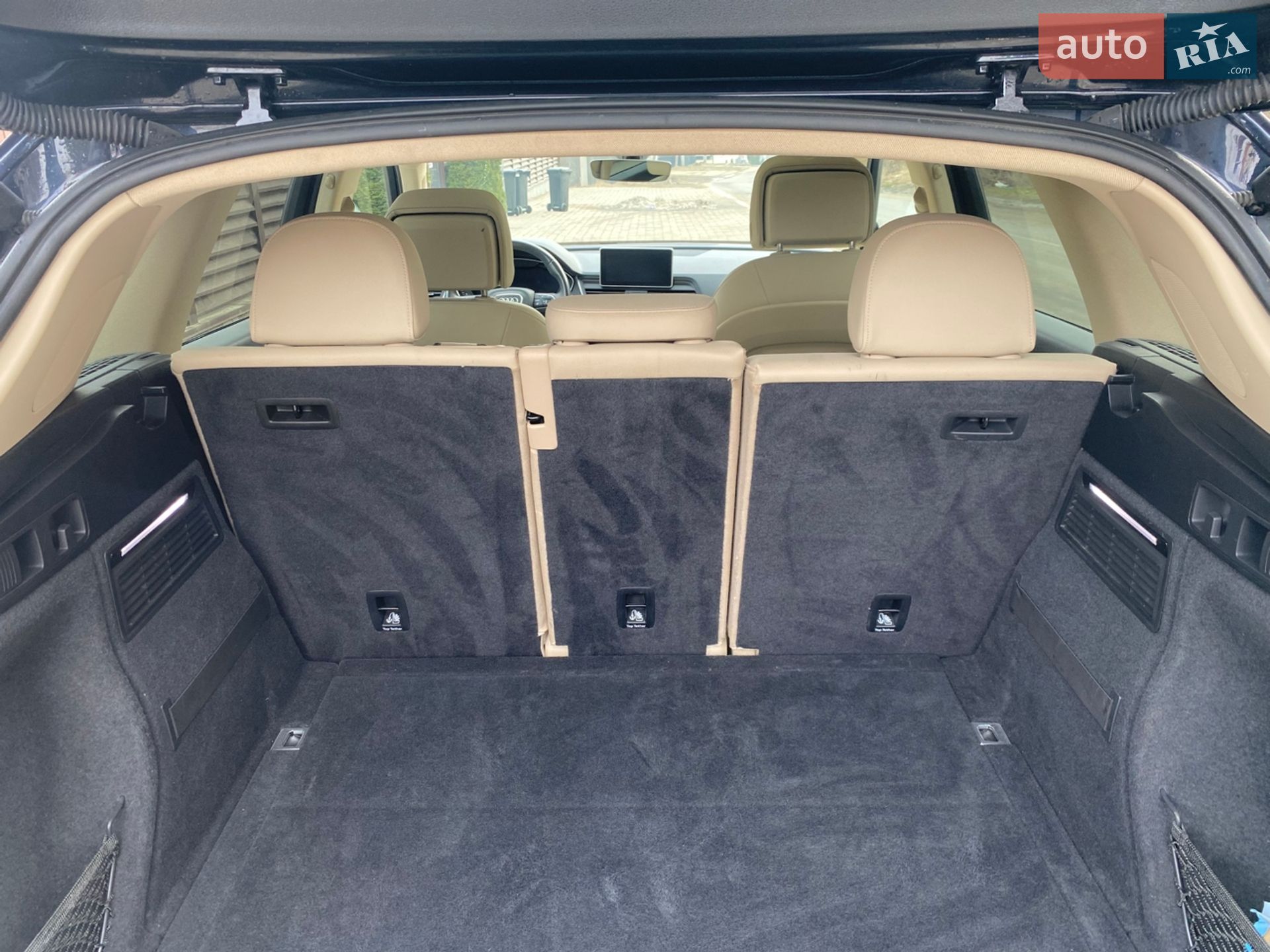 Audi Q5 2018 VIN WA1BNAFY2J2232841 фото оголошення 19 з 25