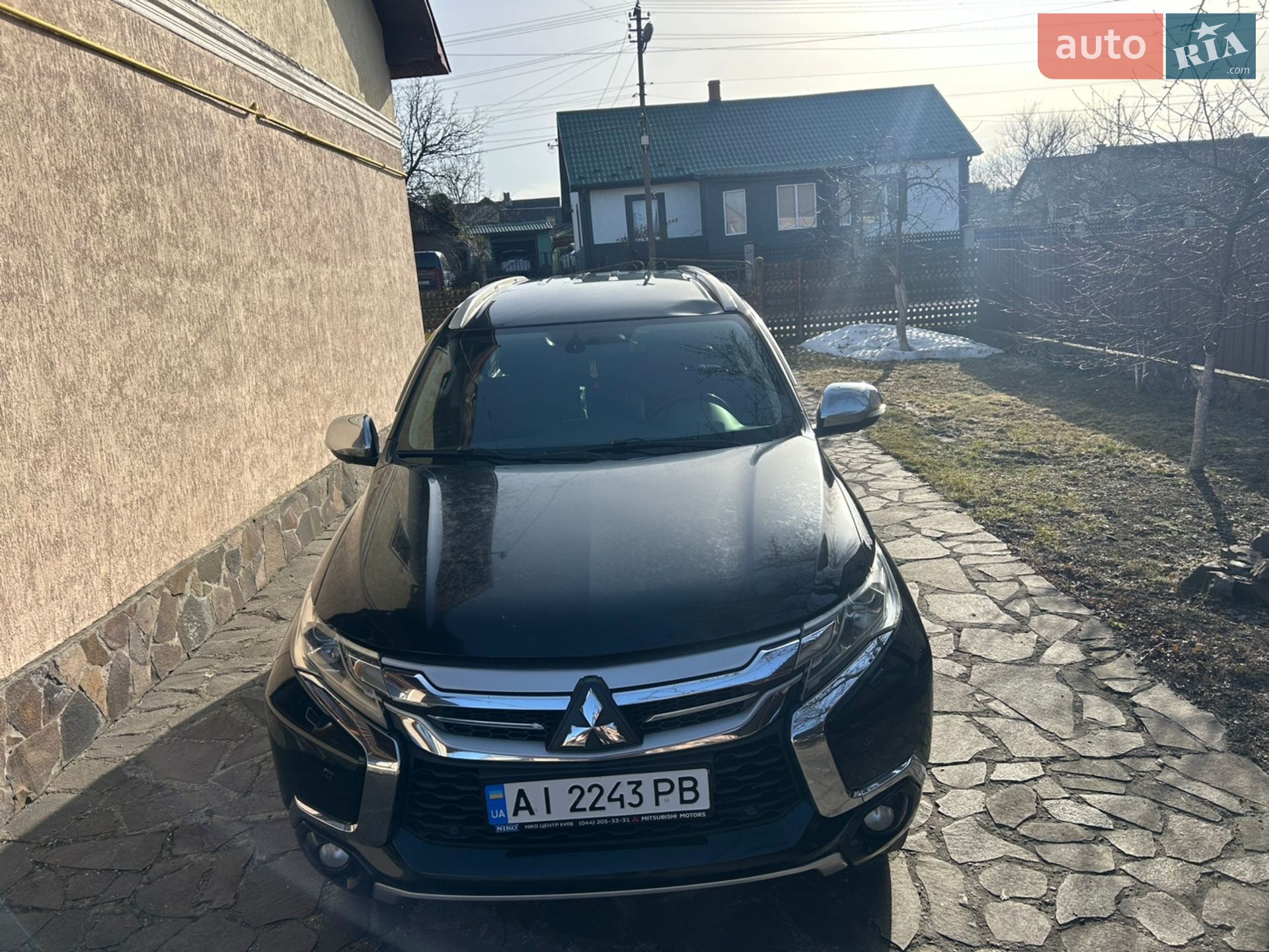 Mitsubishi Pajero Sport 2017 VIN MMCGUKS10HHZ06248 фото оголошення 2 з 54