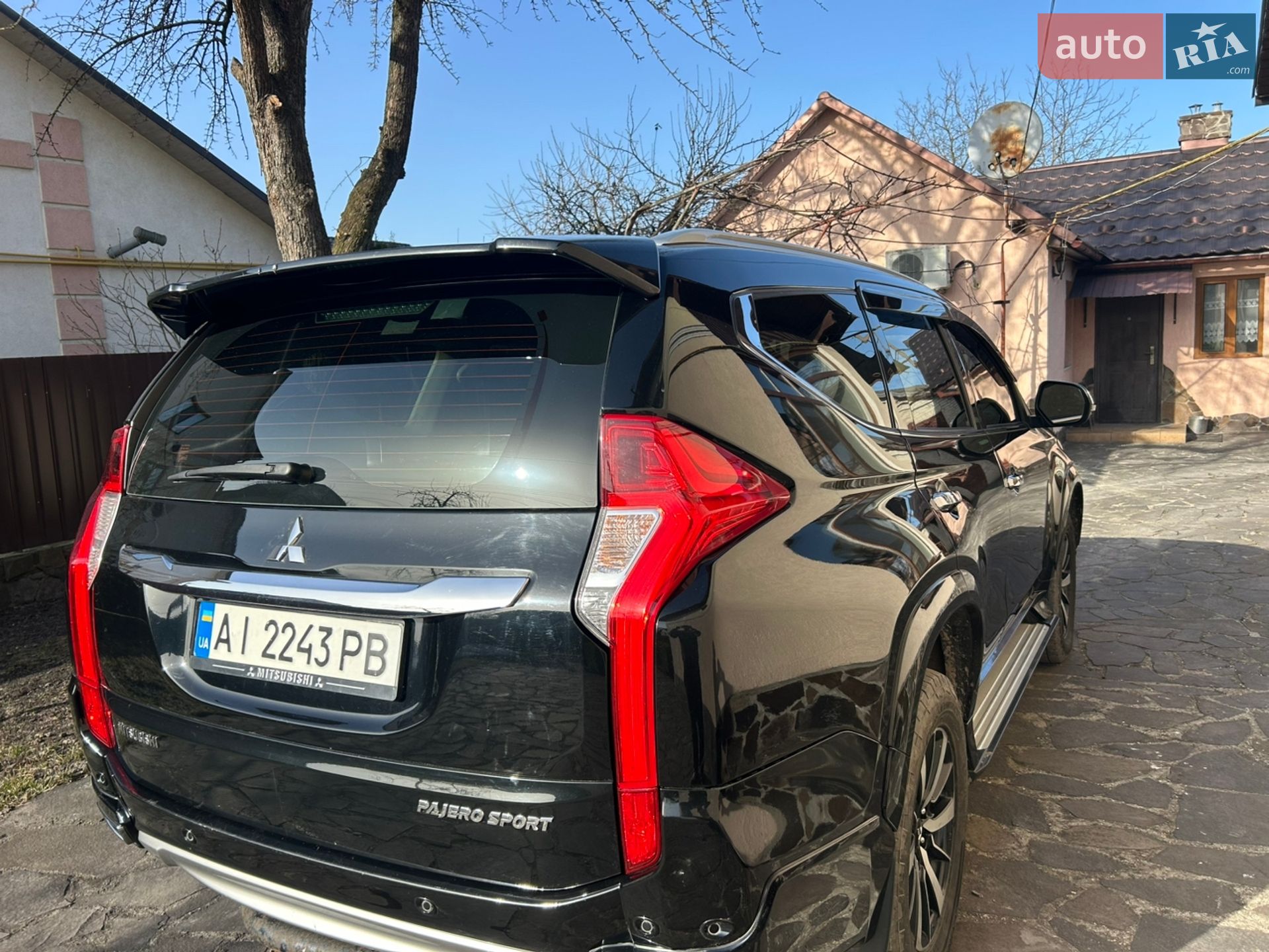Mitsubishi Pajero Sport 2017 VIN MMCGUKS10HHZ06248 фото оголошення 4 з 54