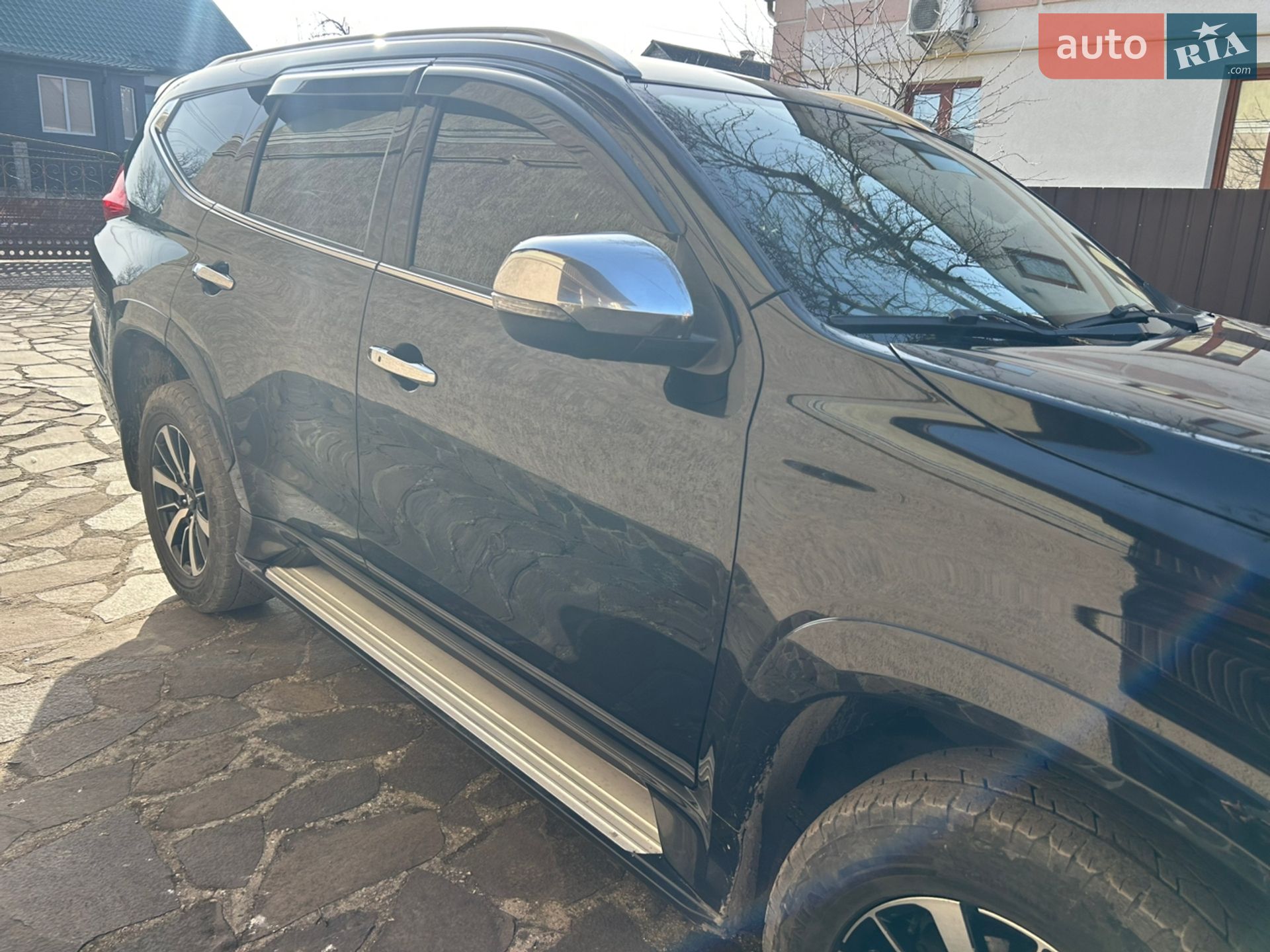 Mitsubishi Pajero Sport 2017 VIN MMCGUKS10HHZ06248 фото оголошення 7 з 54