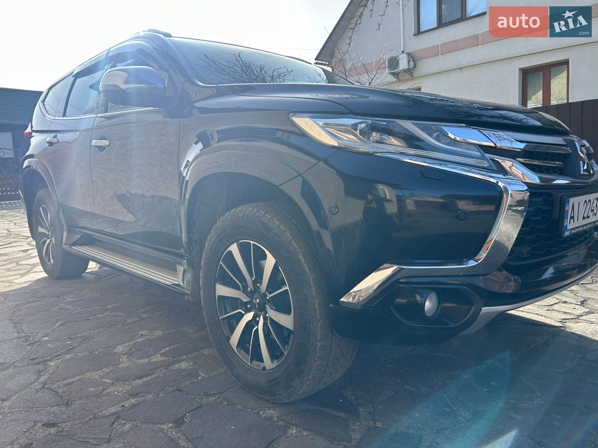 Mitsubishi Pajero Sport 2017 VIN MMCGUKS10HHZ06248 фото оголошення 10 з 54
