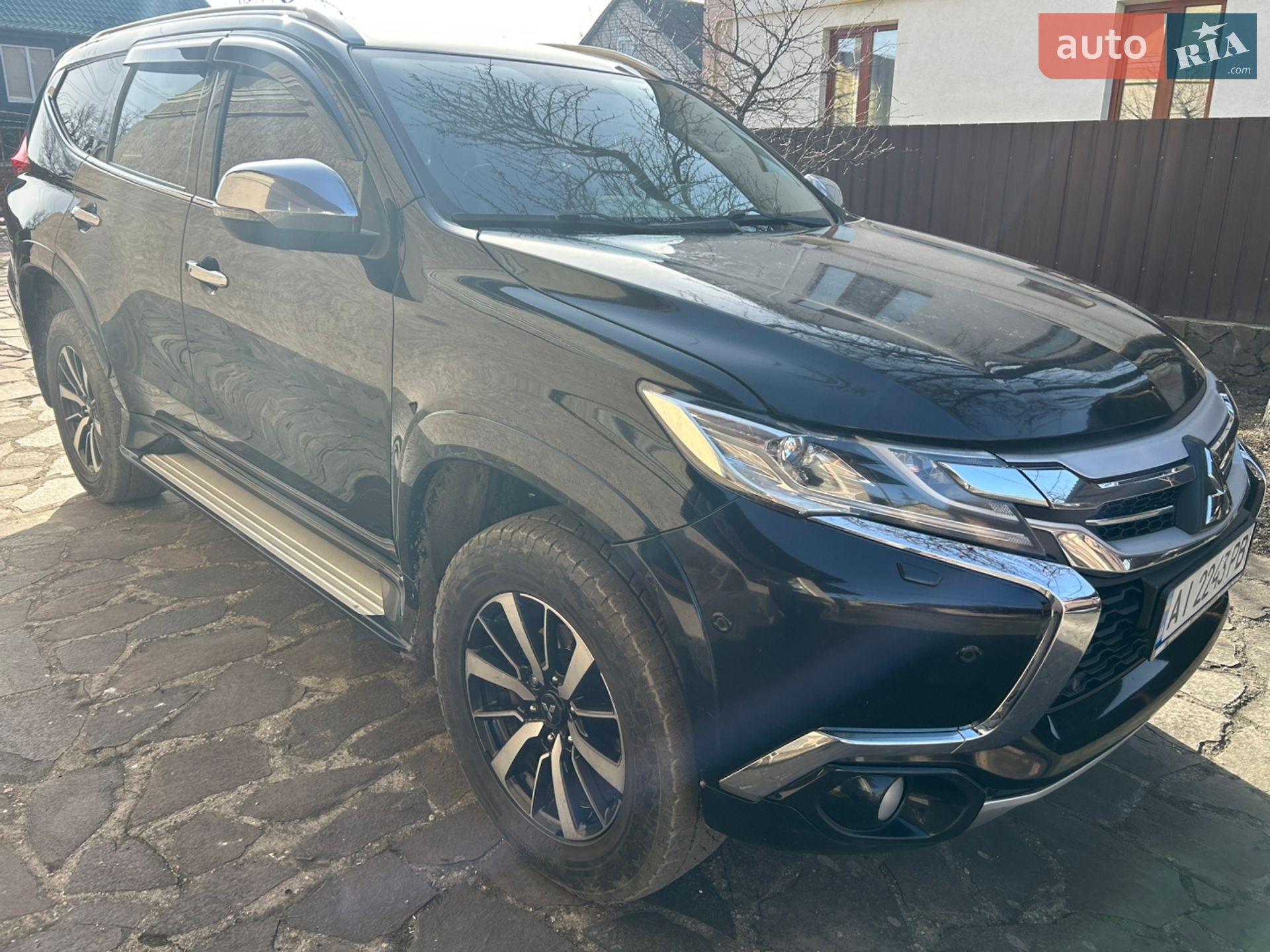 Mitsubishi Pajero Sport 2017 VIN MMCGUKS10HHZ06248 фото оголошення 11 з 54