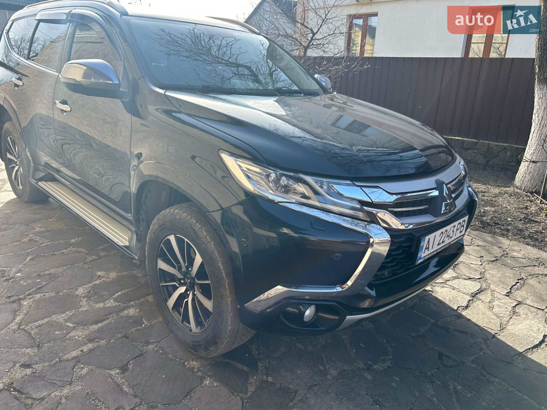 Mitsubishi Pajero Sport 2017 VIN MMCGUKS10HHZ06248 фото оголошення 12 з 54