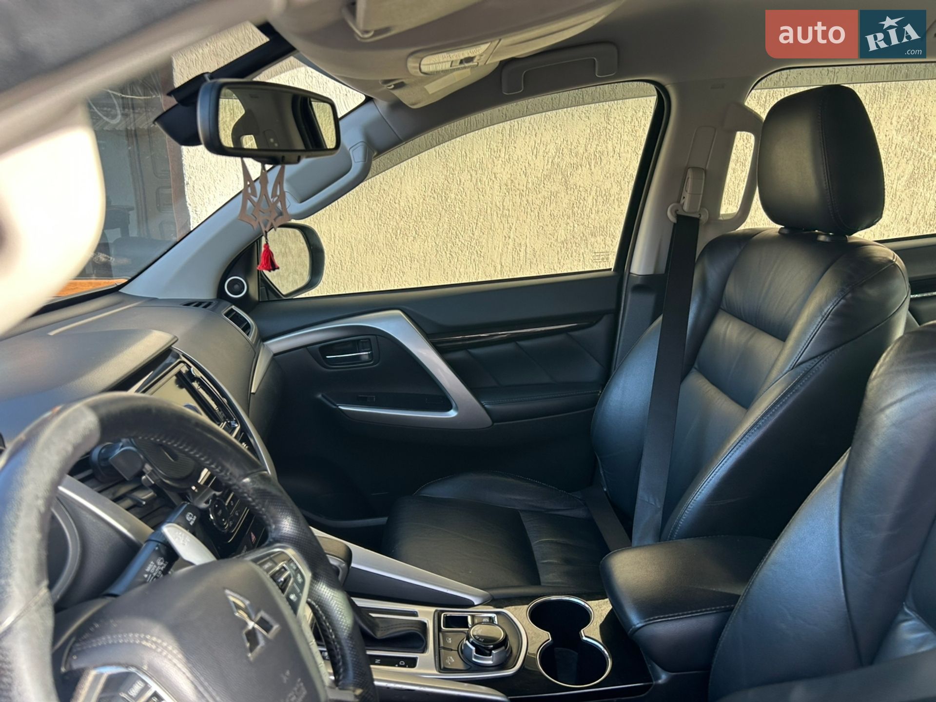 Mitsubishi Pajero Sport 2017 VIN MMCGUKS10HHZ06248 фото оголошення 20 з 54