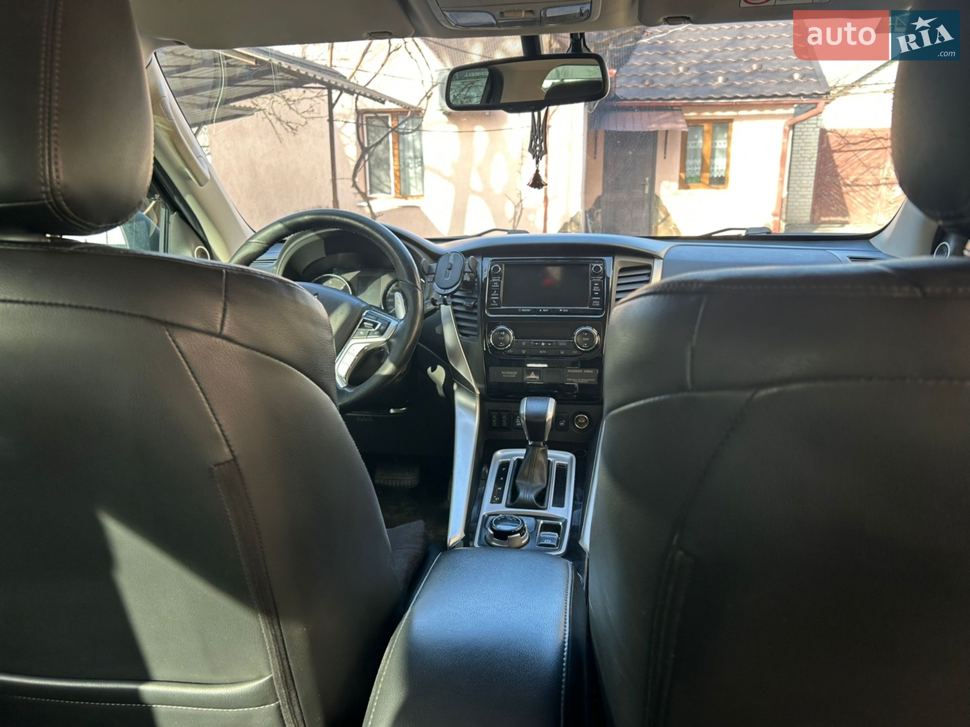 Mitsubishi Pajero Sport 2017 VIN MMCGUKS10HHZ06248 фото оголошення 26 з 54