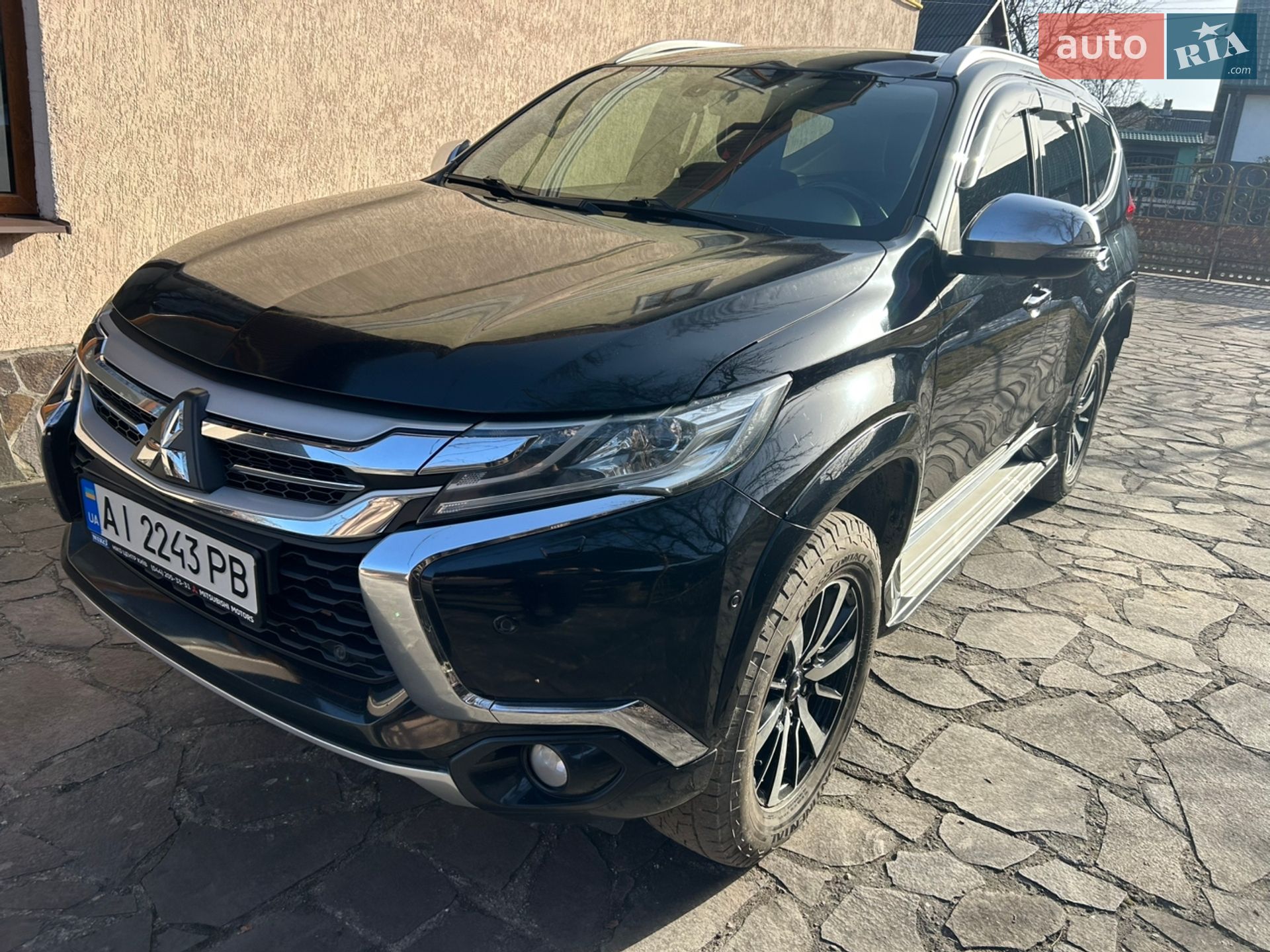 Mitsubishi Pajero Sport 2017 VIN MMCGUKS10HHZ06248 фото оголошення 31 з 54