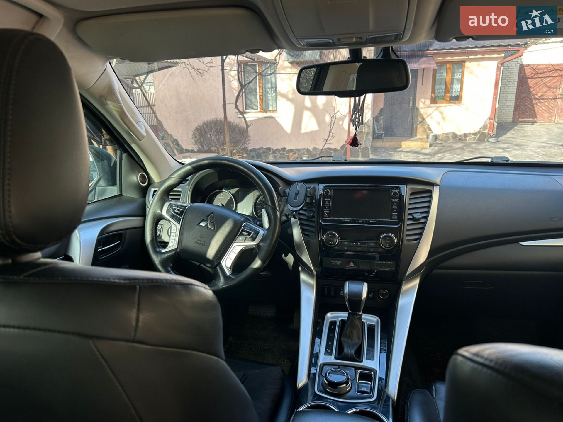 Mitsubishi Pajero Sport 2017 VIN MMCGUKS10HHZ06248 фото оголошення 36 з 54