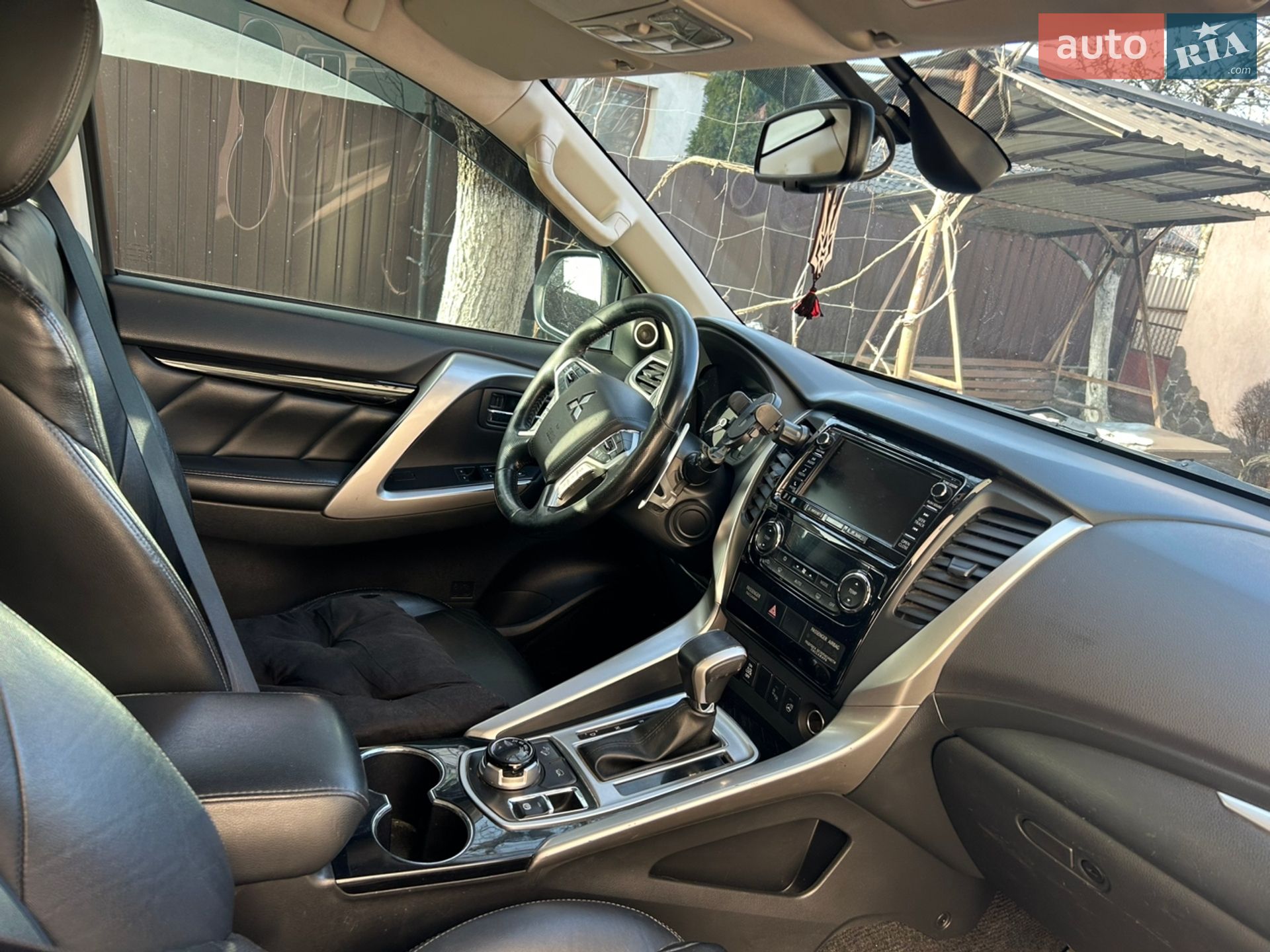 Mitsubishi Pajero Sport 2017 VIN MMCGUKS10HHZ06248 фото оголошення 41 з 54
