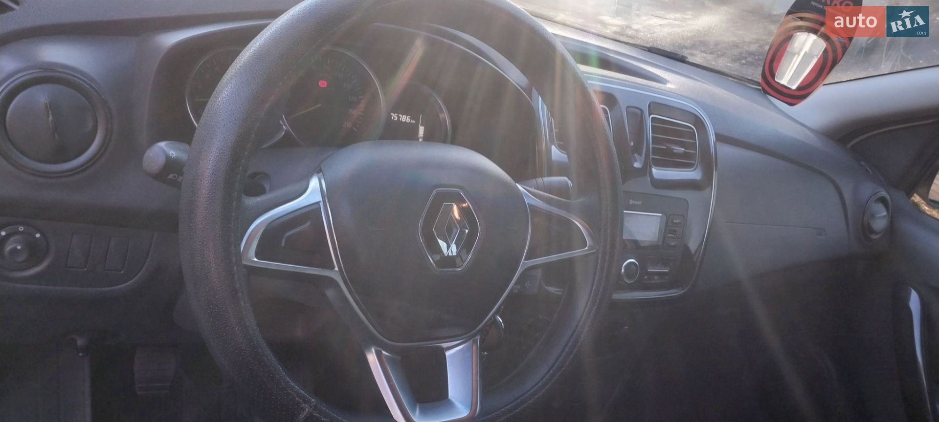 Renault Logan 2018 VIN VF14SRUC461486985 фото оголошення 14 з 37