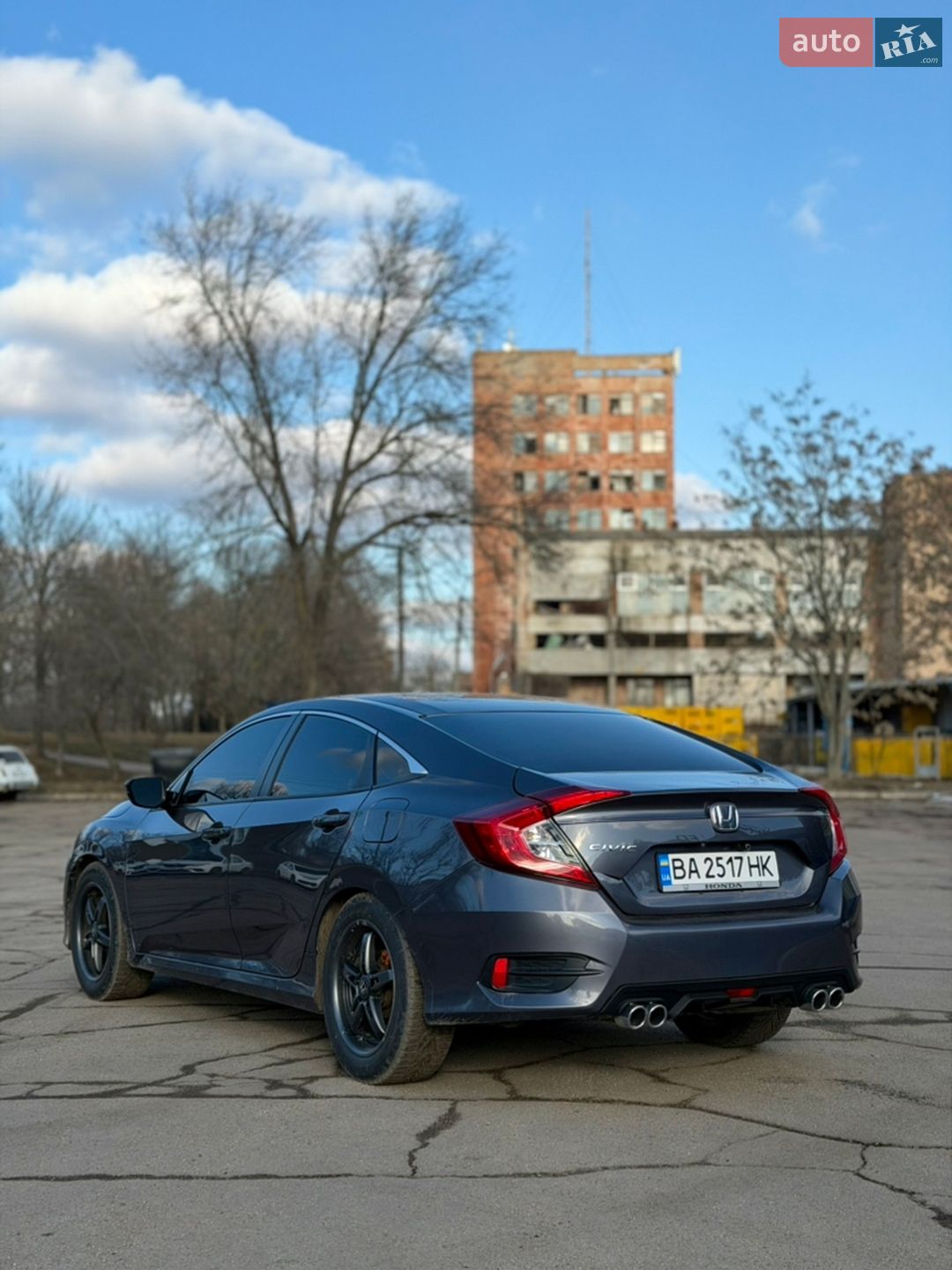 Honda Civic 2017 VIN 2HGFC2F51HH573739 фото оголошення 5 з 14