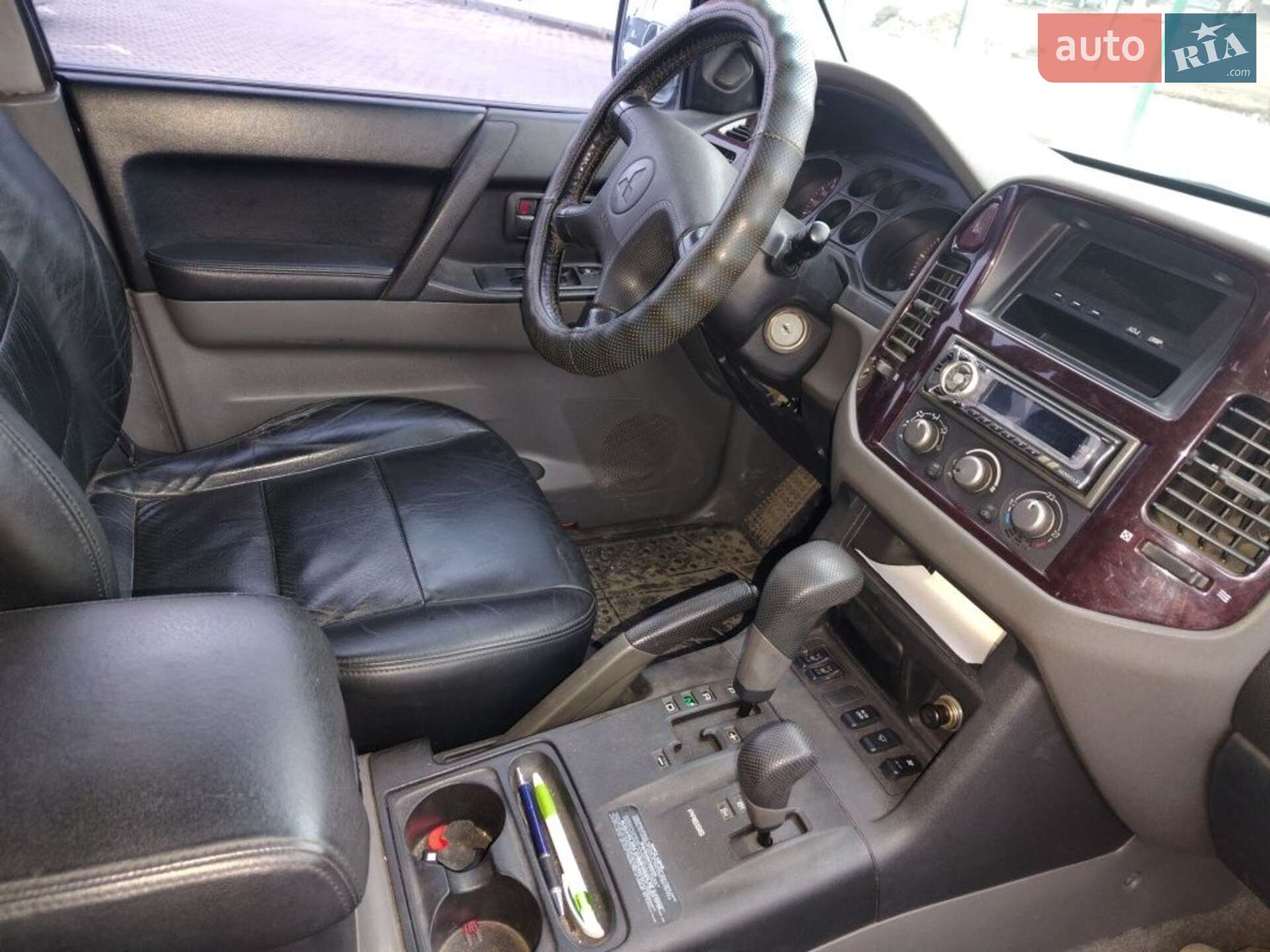 Mitsubishi Pajero 2002 VIN JMBLYV78W2J004334 фото оголошення 4 з 7