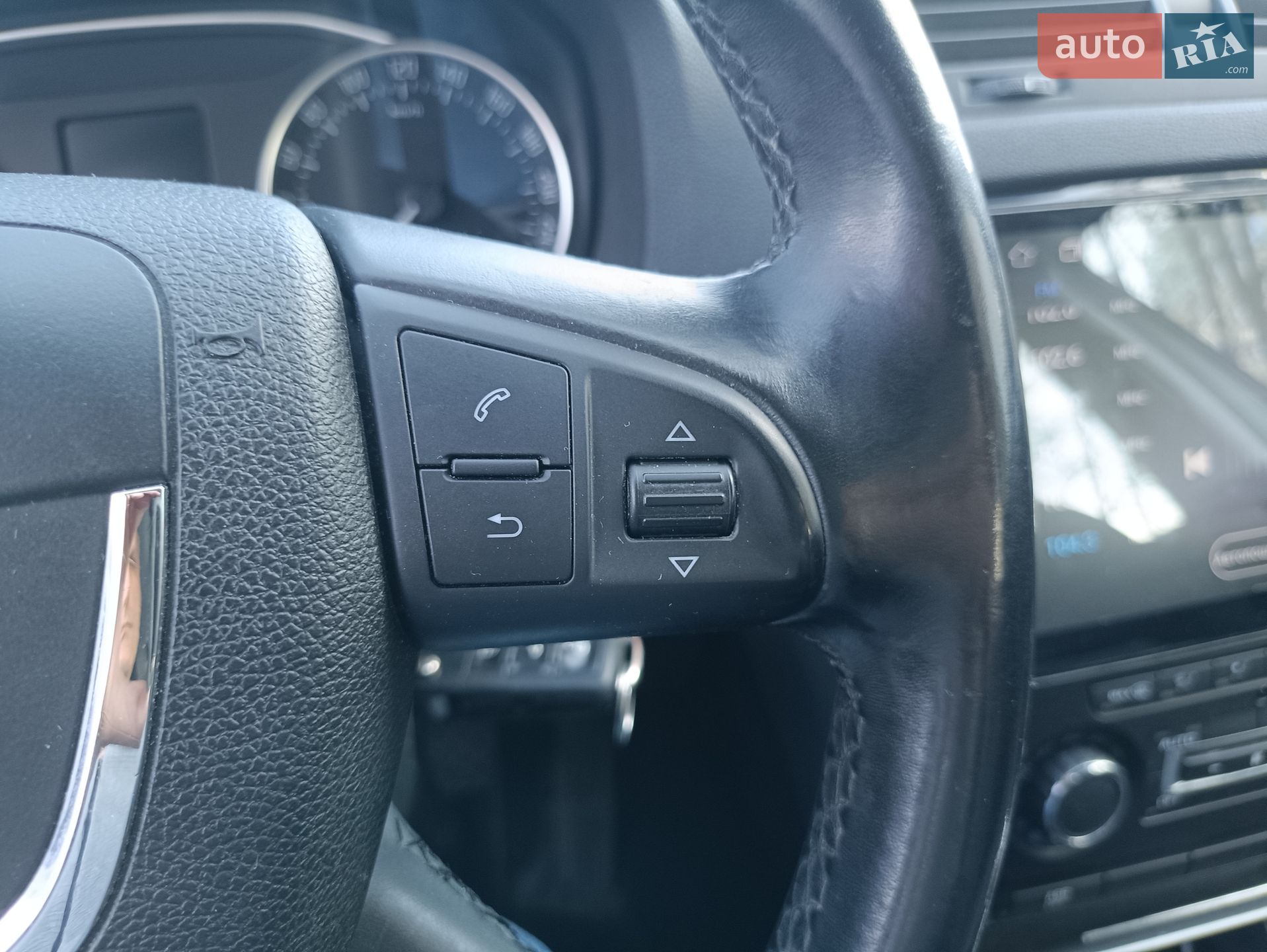 Skoda Octavia 2012 VIN TMBCM21Z5C2153380 фото оголошення 32 з 46