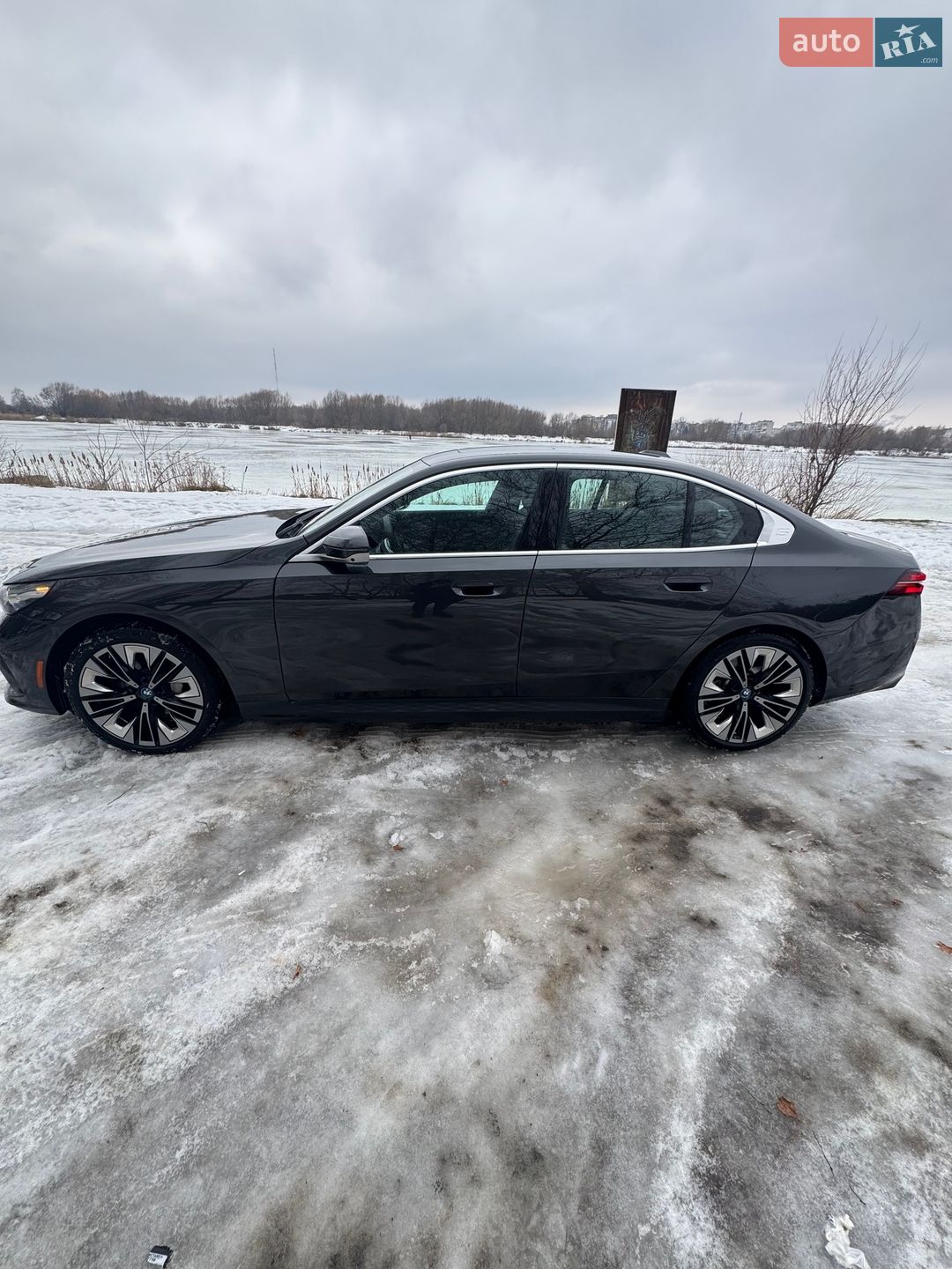 BMW I5 2024 VIN WBY13HG0XSCS35733 фото оголошення 3 з 17