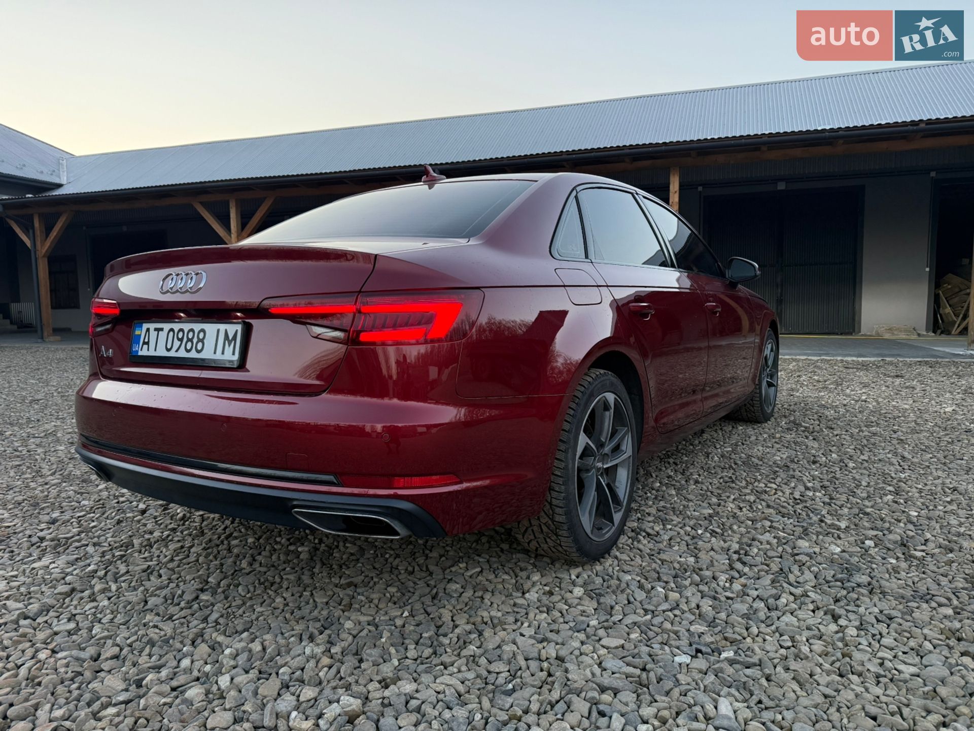 Audi A4 2019 VIN WAUGMAF45KN017107 фото оголошення 9 з 31
