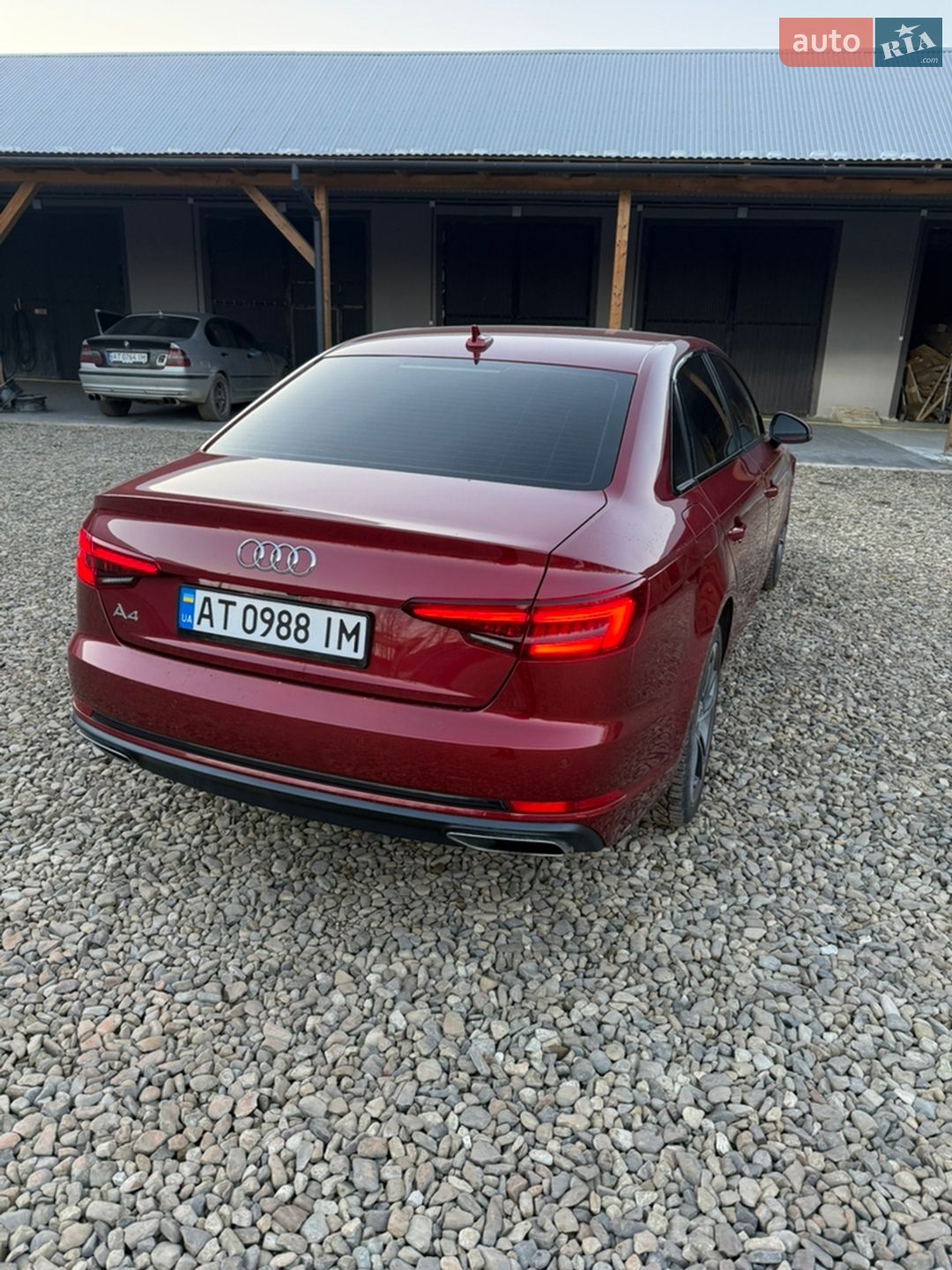 Audi A4 2019 VIN WAUGMAF45KN017107 фото оголошення 11 з 31