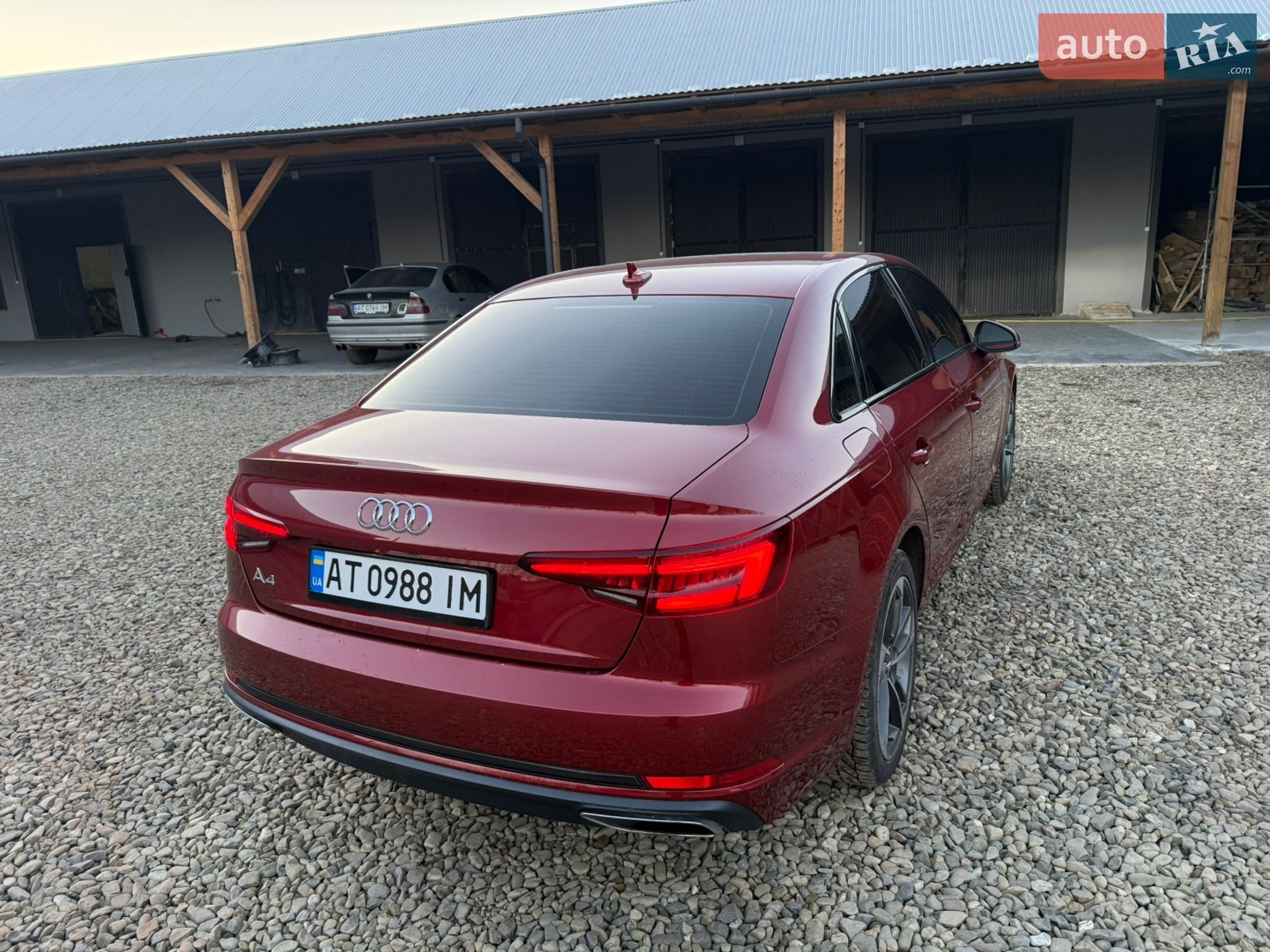 Audi A4 2019 VIN WAUGMAF45KN017107 фото оголошення 10 з 31