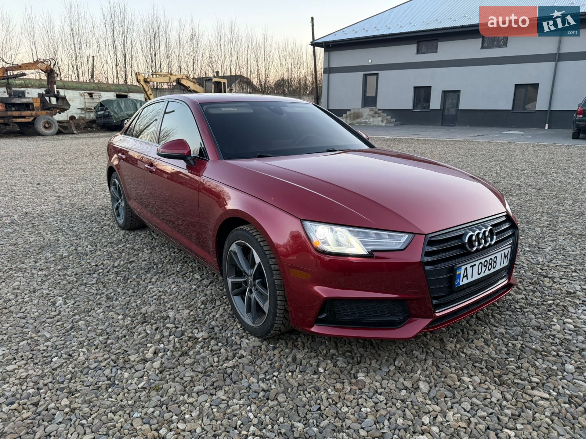 Audi A4 2019 VIN WAUGMAF45KN017107 фото оголошення 2 з 31