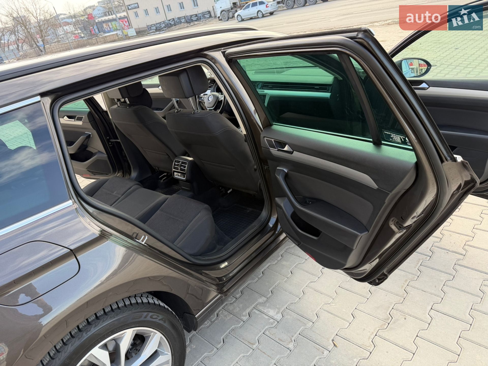 Volkswagen Passat 2017 VIN WVWZZZ3CZJP006959 фото оголошення 28 з 31