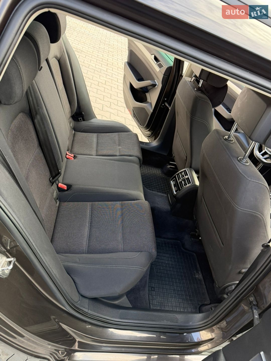 Volkswagen Passat 2017 VIN WVWZZZ3CZJP006959 фото оголошення 29 з 31