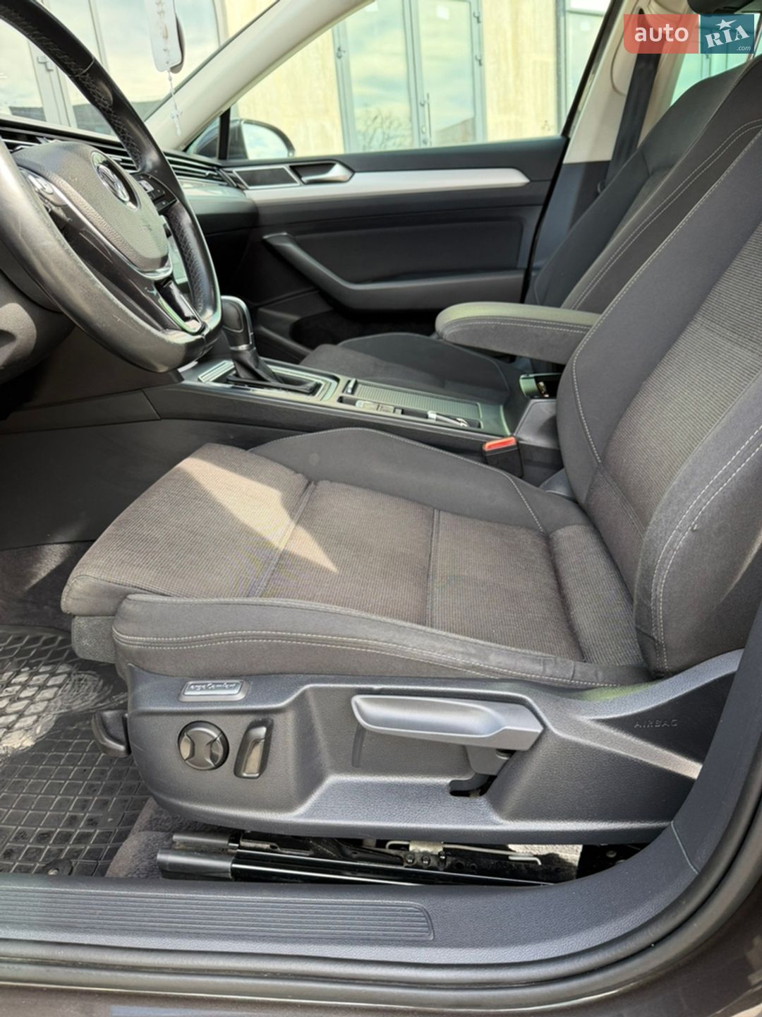 Volkswagen Passat 2017 VIN WVWZZZ3CZJP006959 фото оголошення 23 з 31