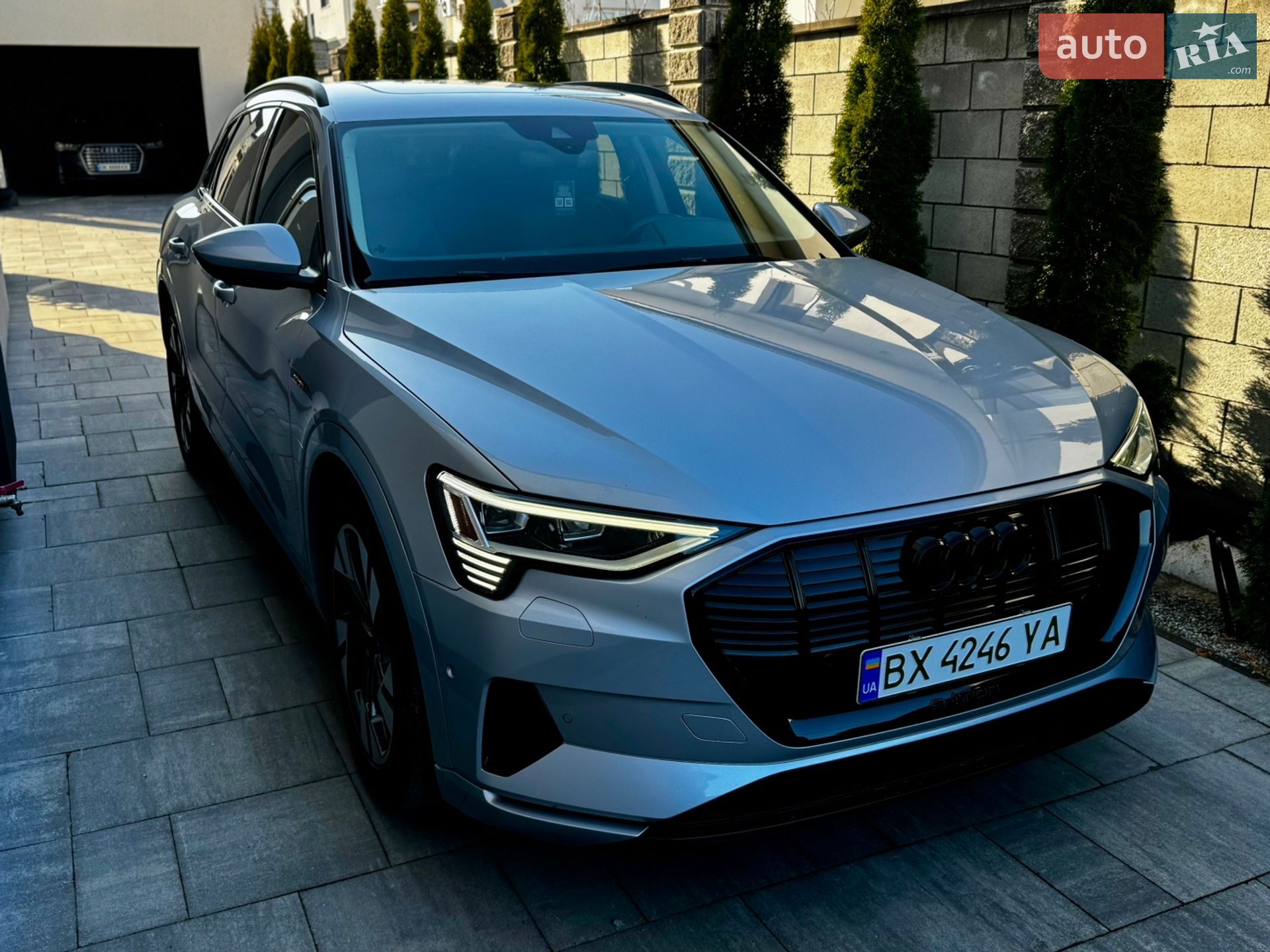 Audi e-tron 2022 VIN WA1AAAGE1NB047049 фото оголошення 3 з 52