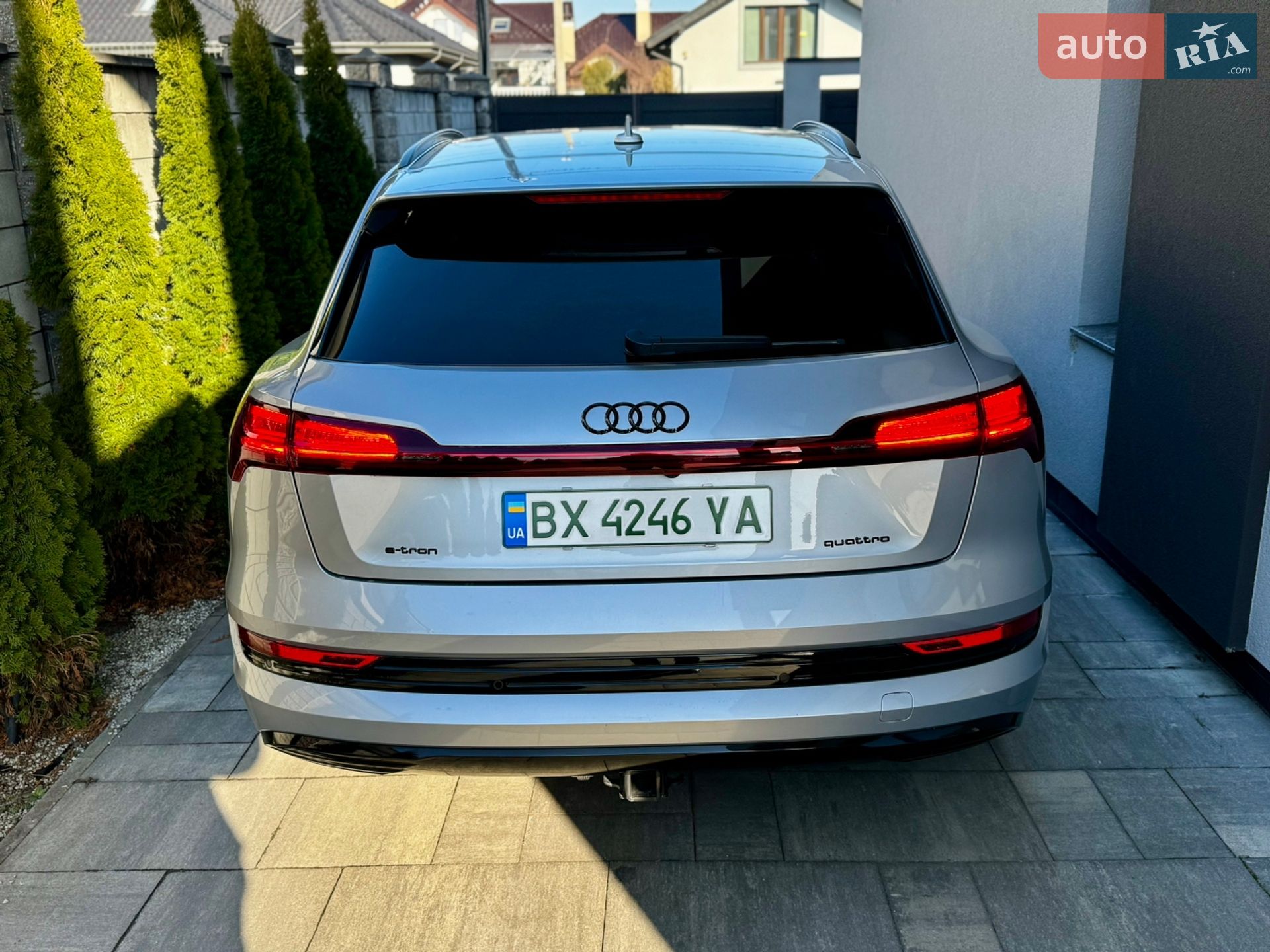 Audi e-tron 2022 VIN WA1AAAGE1NB047049 фото оголошення 4 з 52