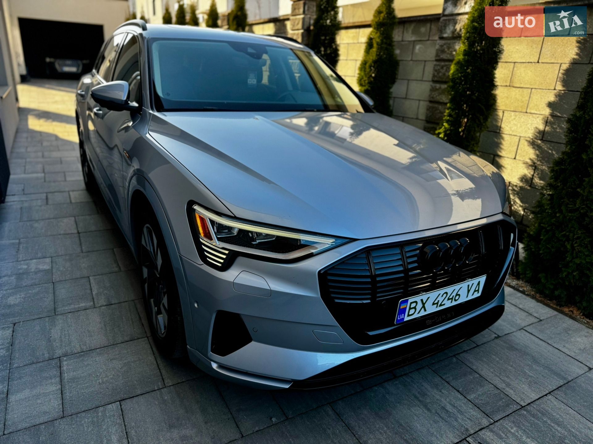 Audi e-tron 2022 VIN WA1AAAGE1NB047049 фото оголошення 9 з 52