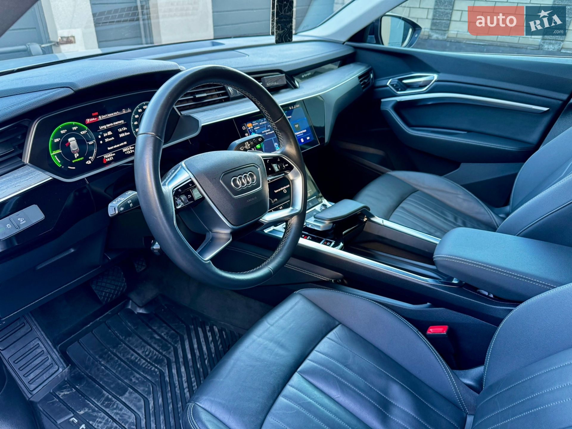 Audi e-tron 2022 VIN WA1AAAGE1NB047049 фото оголошення 14 з 52