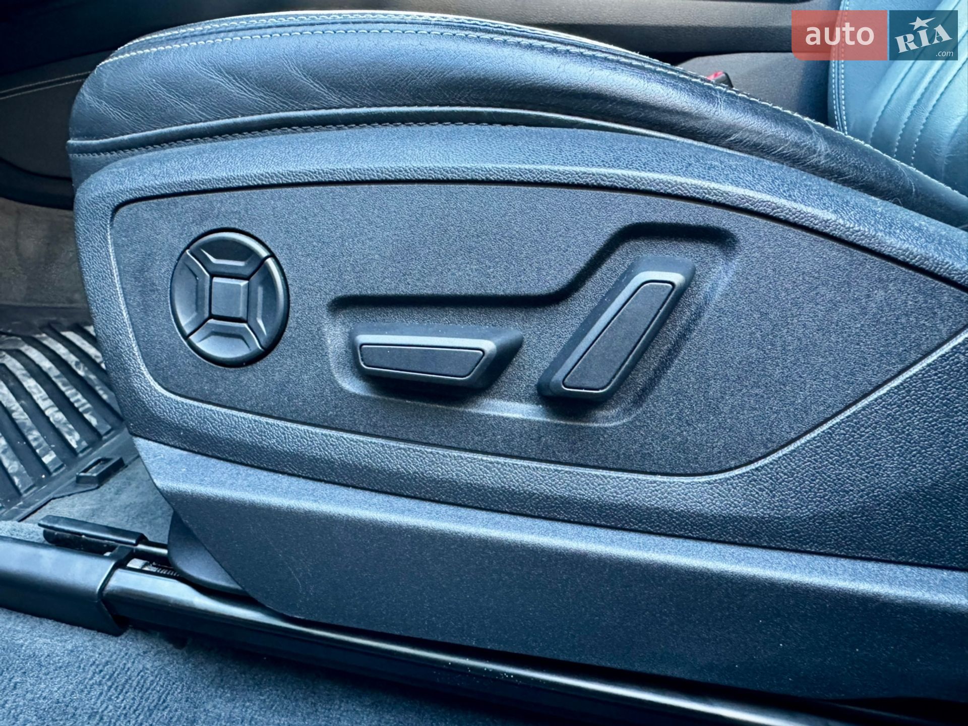 Audi e-tron 2022 VIN WA1AAAGE1NB047049 фото оголошення 19 з 52