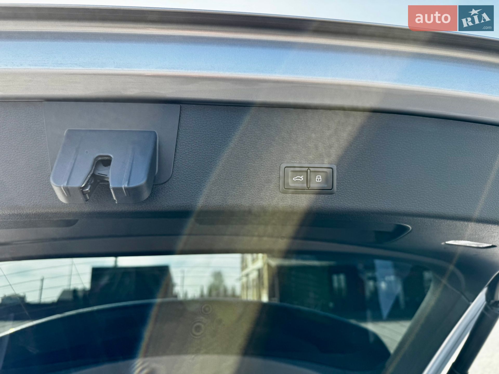 Audi e-tron 2022 VIN WA1AAAGE1NB047049 фото оголошення 39 з 52