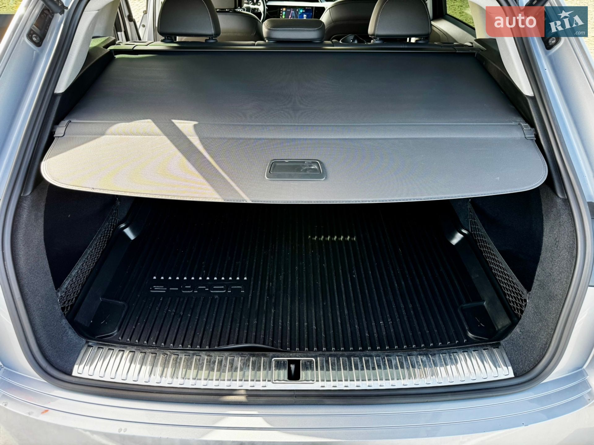 Audi e-tron 2022 VIN WA1AAAGE1NB047049 фото оголошення 40 з 52