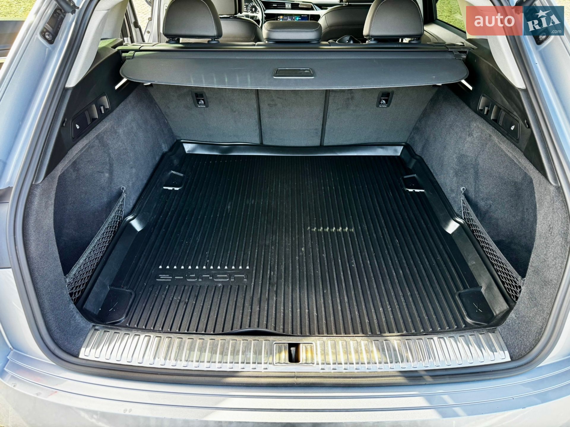 Audi e-tron 2022 VIN WA1AAAGE1NB047049 фото оголошення 41 з 52