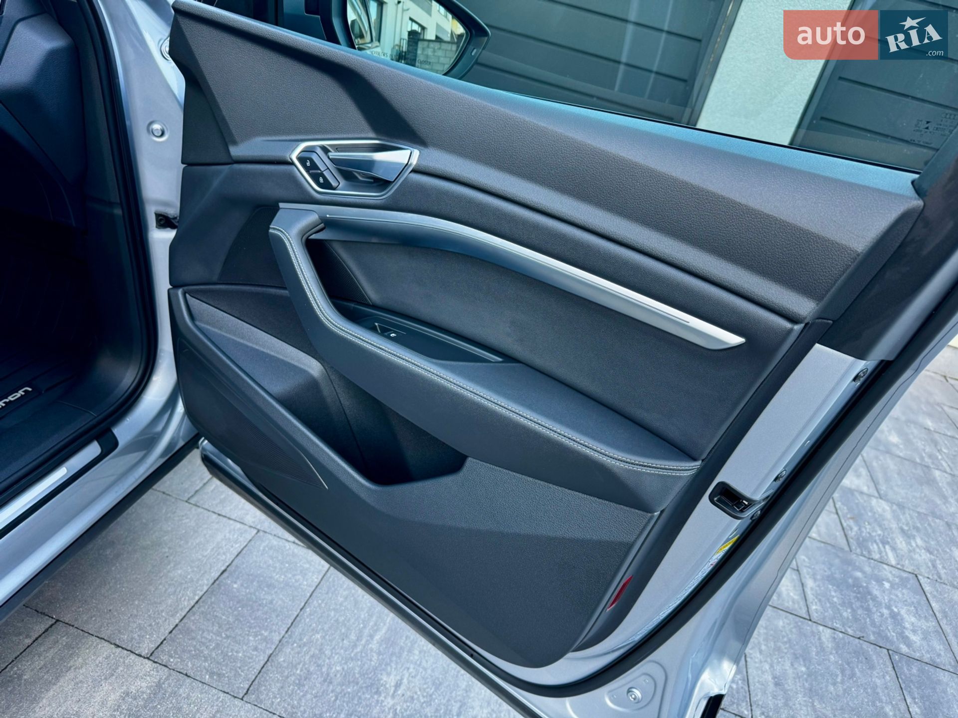 Audi e-tron 2022 VIN WA1AAAGE1NB047049 фото оголошення 44 з 52