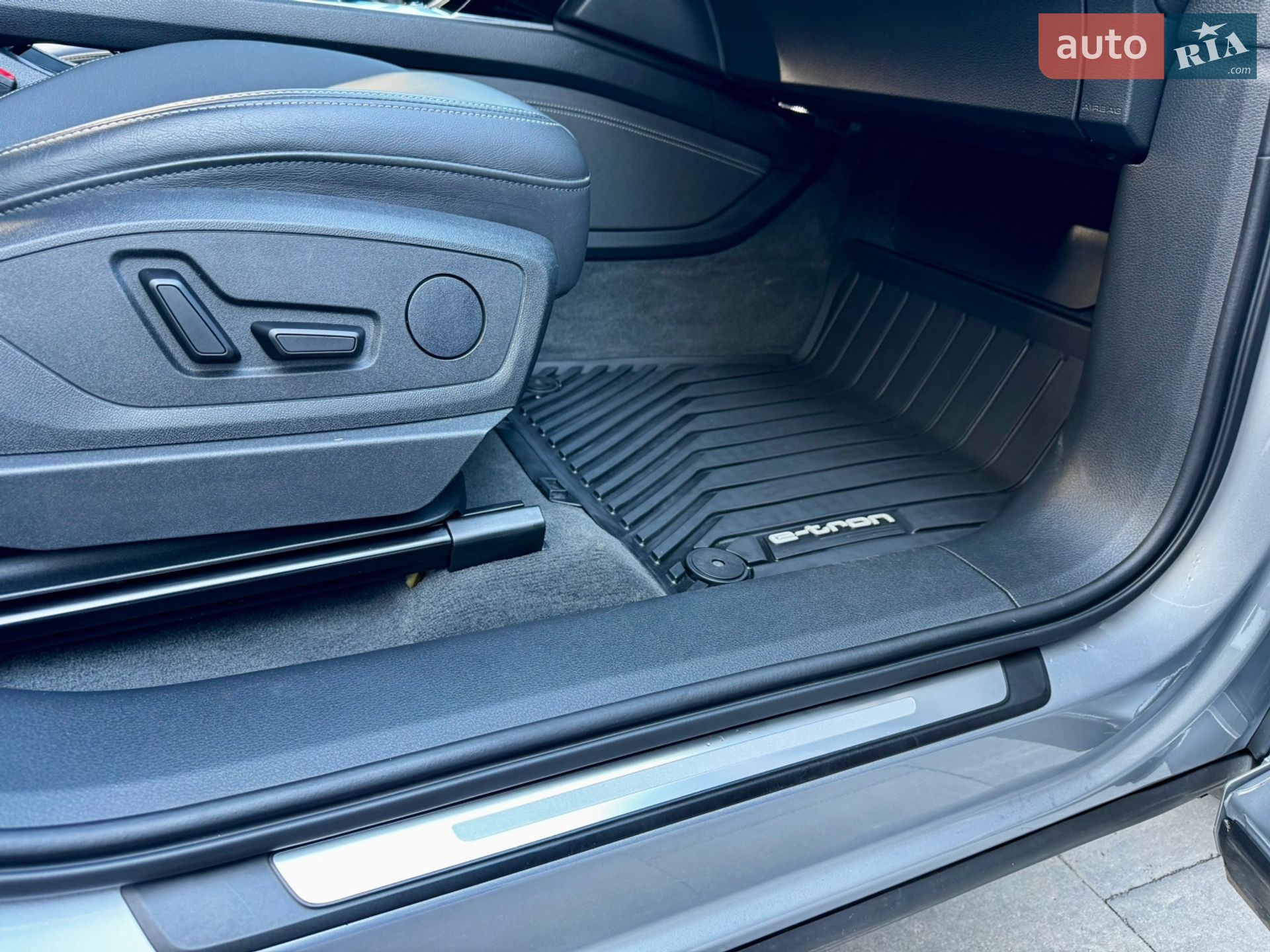 Audi e-tron 2022 VIN WA1AAAGE1NB047049 фото оголошення 45 з 52