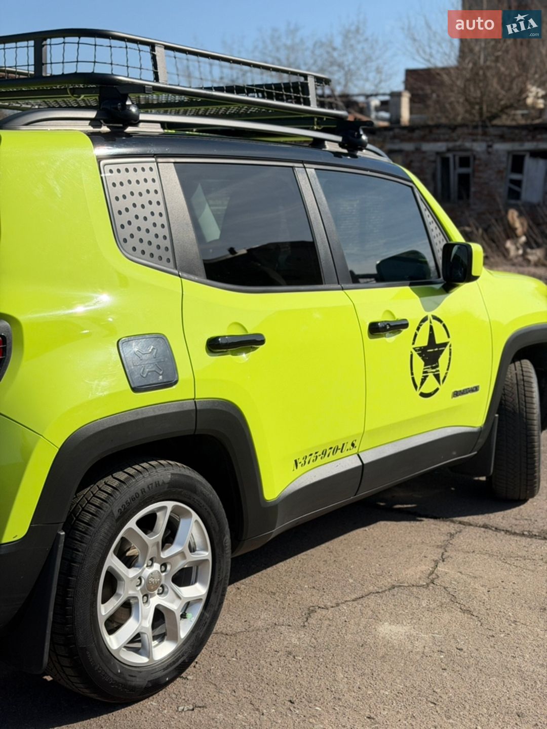 Jeep Renegade 2017 VIN ZACCJBBB3HPG32761 фото оголошення 2 з 39
